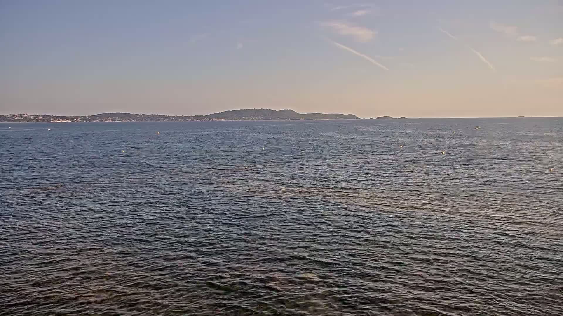 Hyeres, Plage de L'Almanarre Beach Live Cam - Toulon, Var, Provence-Alpes-Côte d’Azur, France