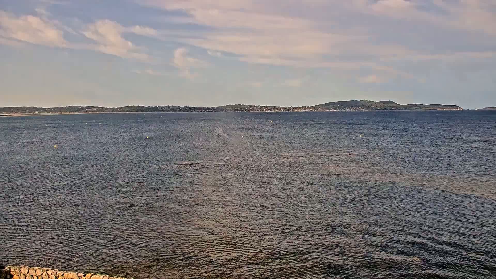 Hyeres, Plage de L'Almanarre Beach Live Cam - Toulon, Var, Provence-Alpes-Côte d’Azur, France