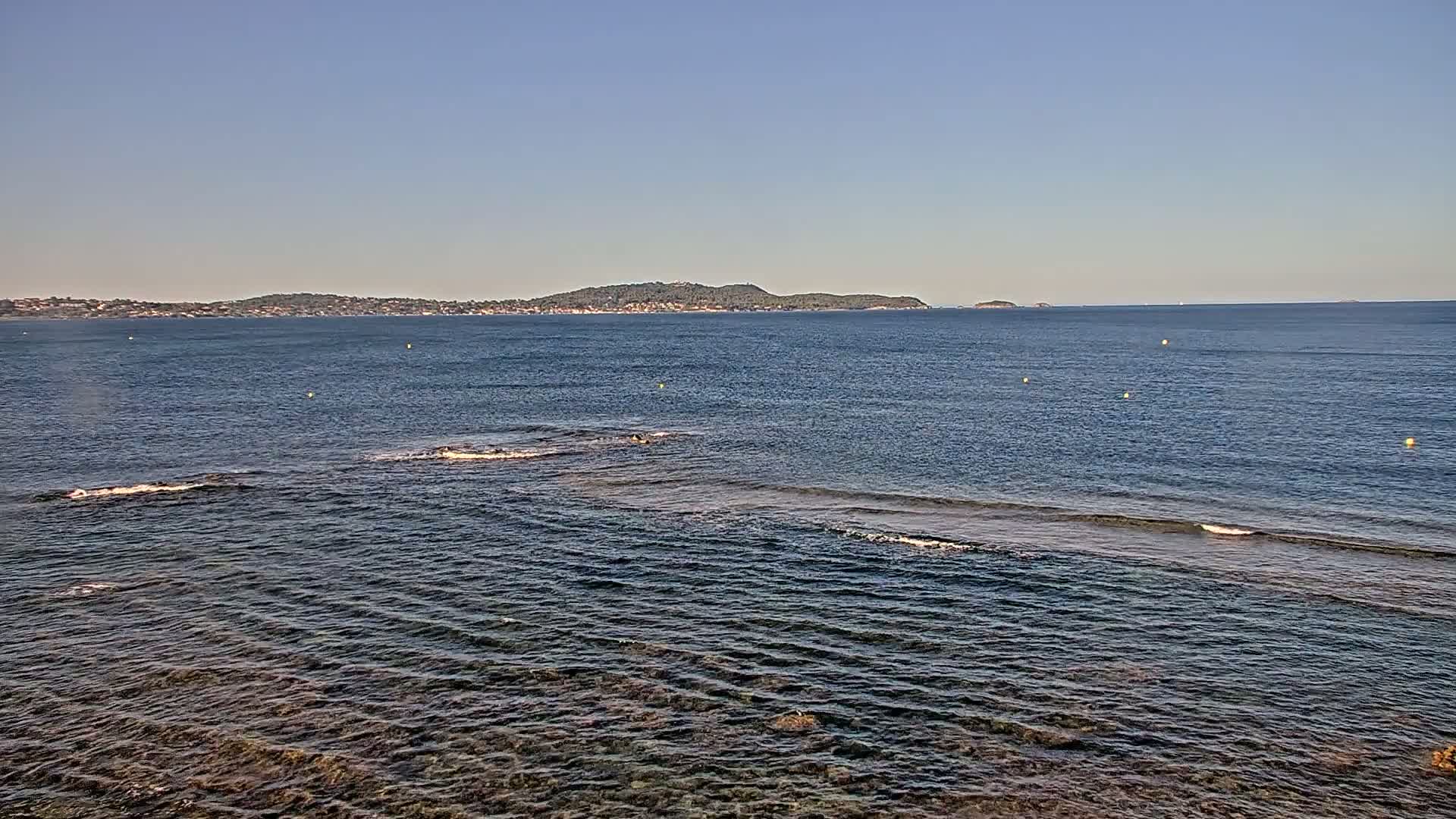 Hyeres, Plage de L'Almanarre Beach Live Cam - Toulon, Var, Provence-Alpes-Côte d’Azur, France