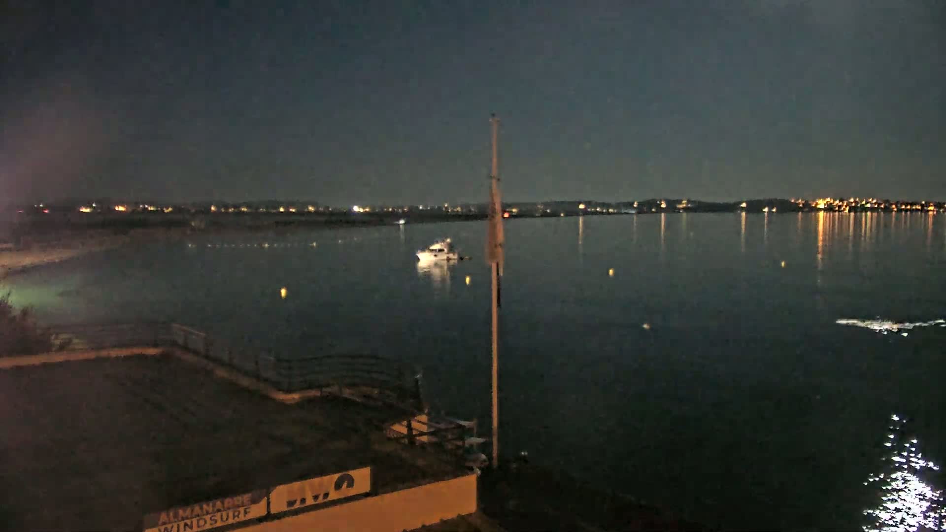 Hyeres, Plage de L'Almanarre Beach Live Cam - Toulon, Var, Provence-Alpes-Côte d’Azur, France