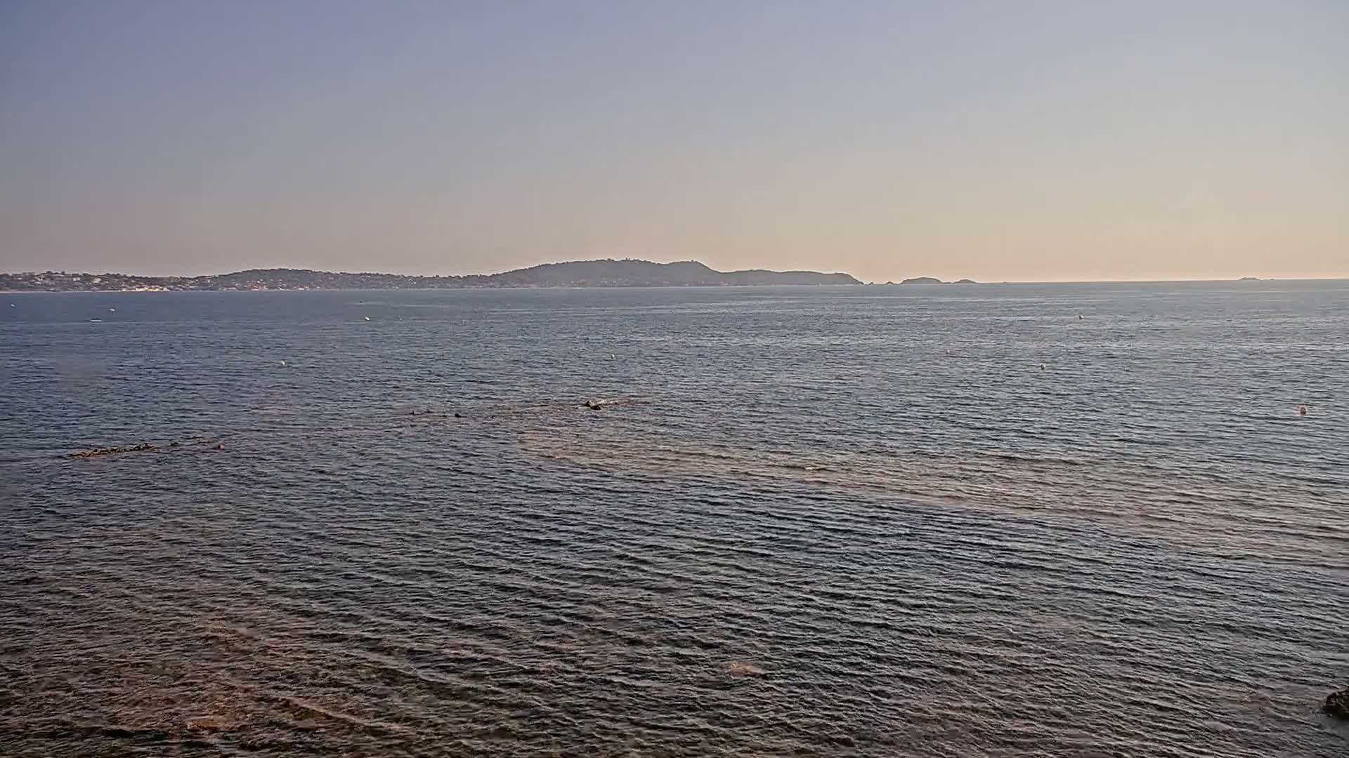Hyeres, Plage de L'Almanarre Beach Live Cam - Toulon, Var, Provence-Alpes-Côte d’Azur, France