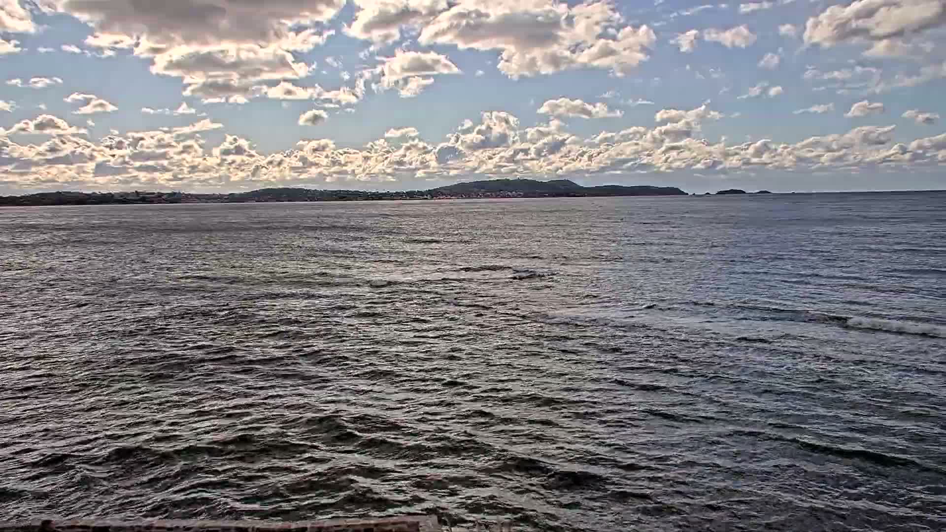 Hyeres, Plage de L'Almanarre Beach Live Cam - Toulon, Var, Provence-Alpes-Côte d’Azur, France