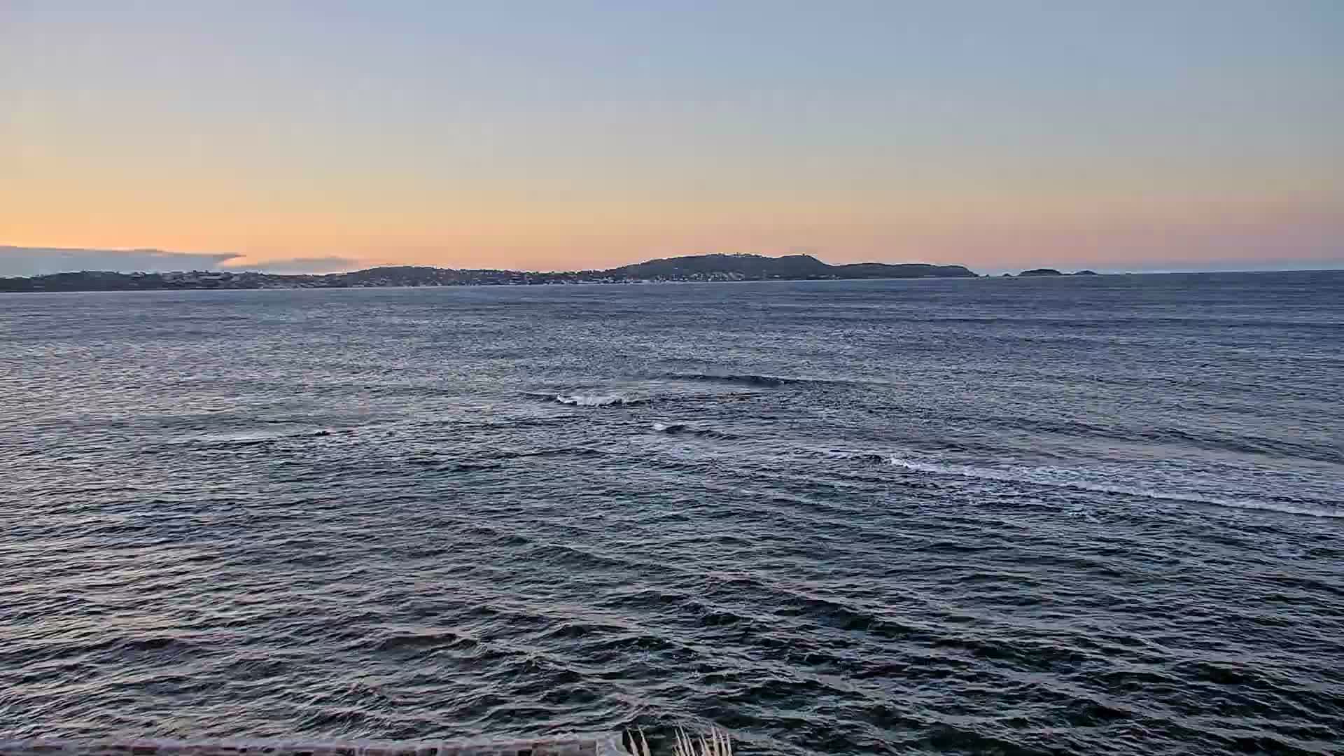 Hyeres, Plage de L'Almanarre Beach Live Cam - Toulon, Var, Provence-Alpes-Côte d’Azur, France