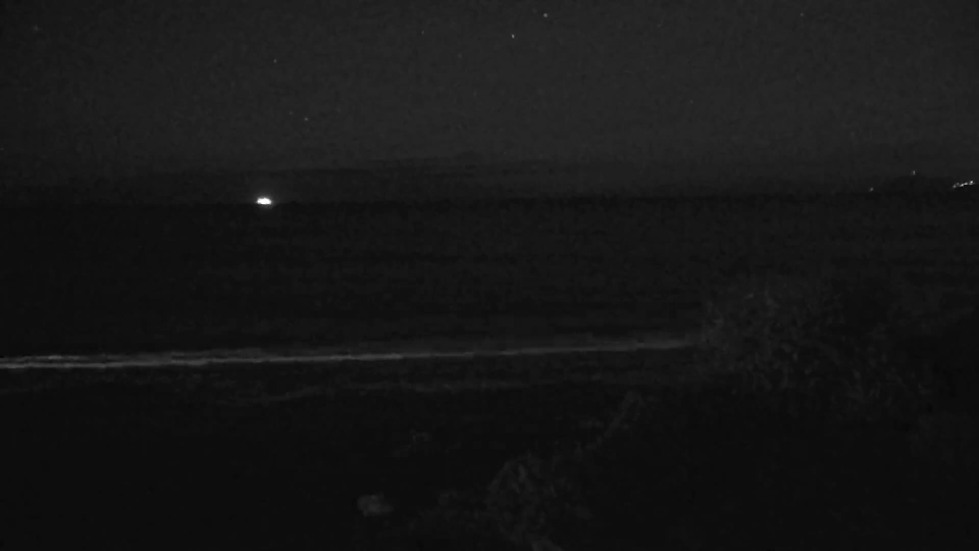 Hyeres, Plage de L'Almanarre Beach Live Cam - Toulon, Var, Provence-Alpes-Côte d’Azur, France