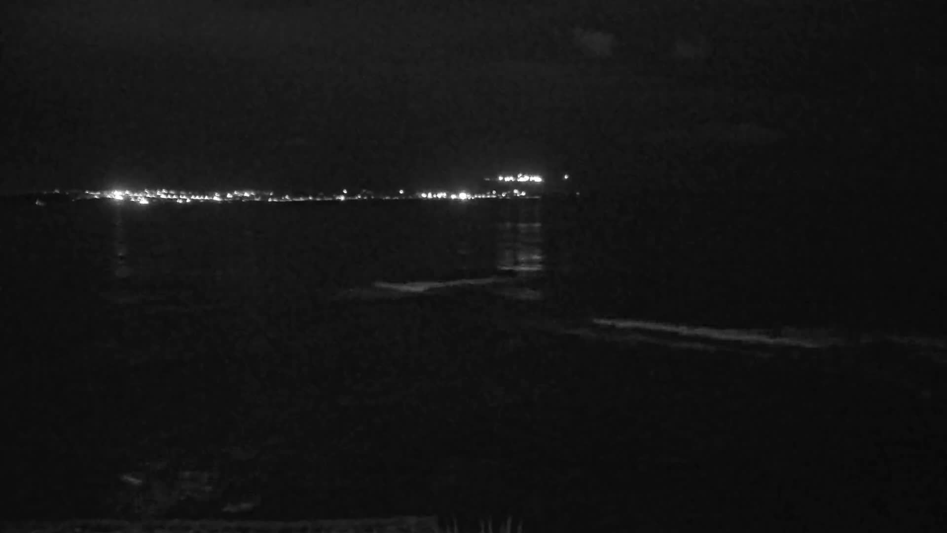 Hyeres, Plage de L'Almanarre Beach Live Cam - Toulon, Var, Provence-Alpes-Côte d’Azur, France