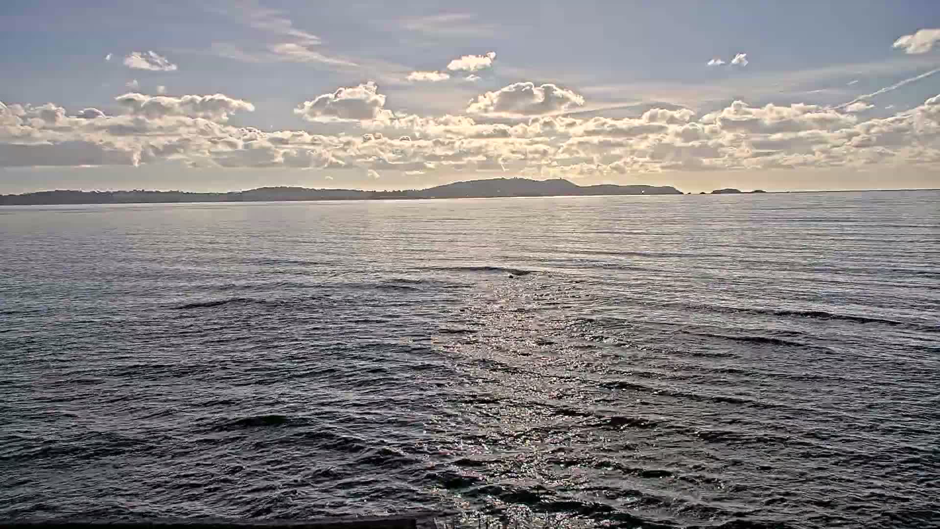 Hyeres, Plage de L'Almanarre Beach Live Cam - Toulon, Var, Provence-Alpes-Côte d’Azur, France