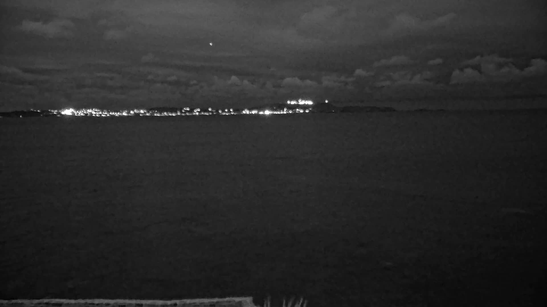 Hyeres, Plage de L'Almanarre Beach Live Cam - Toulon, Var, Provence-Alpes-Côte d’Azur, France