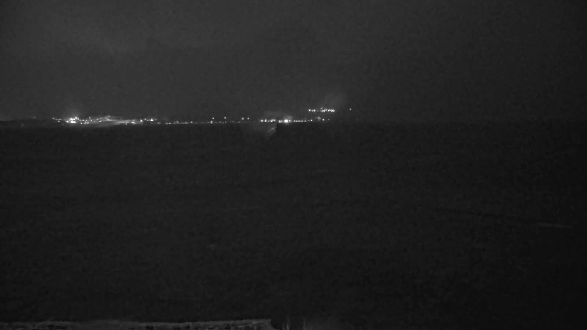 Hyeres, Plage de L'Almanarre Beach Live Cam - Toulon, Var, Provence-Alpes-Côte d’Azur, France