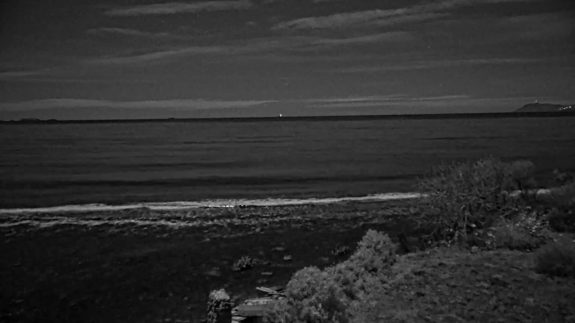 Hyeres, Plage de L'Almanarre Beach Live Cam - Toulon, Var, Provence-Alpes-Côte d’Azur, France