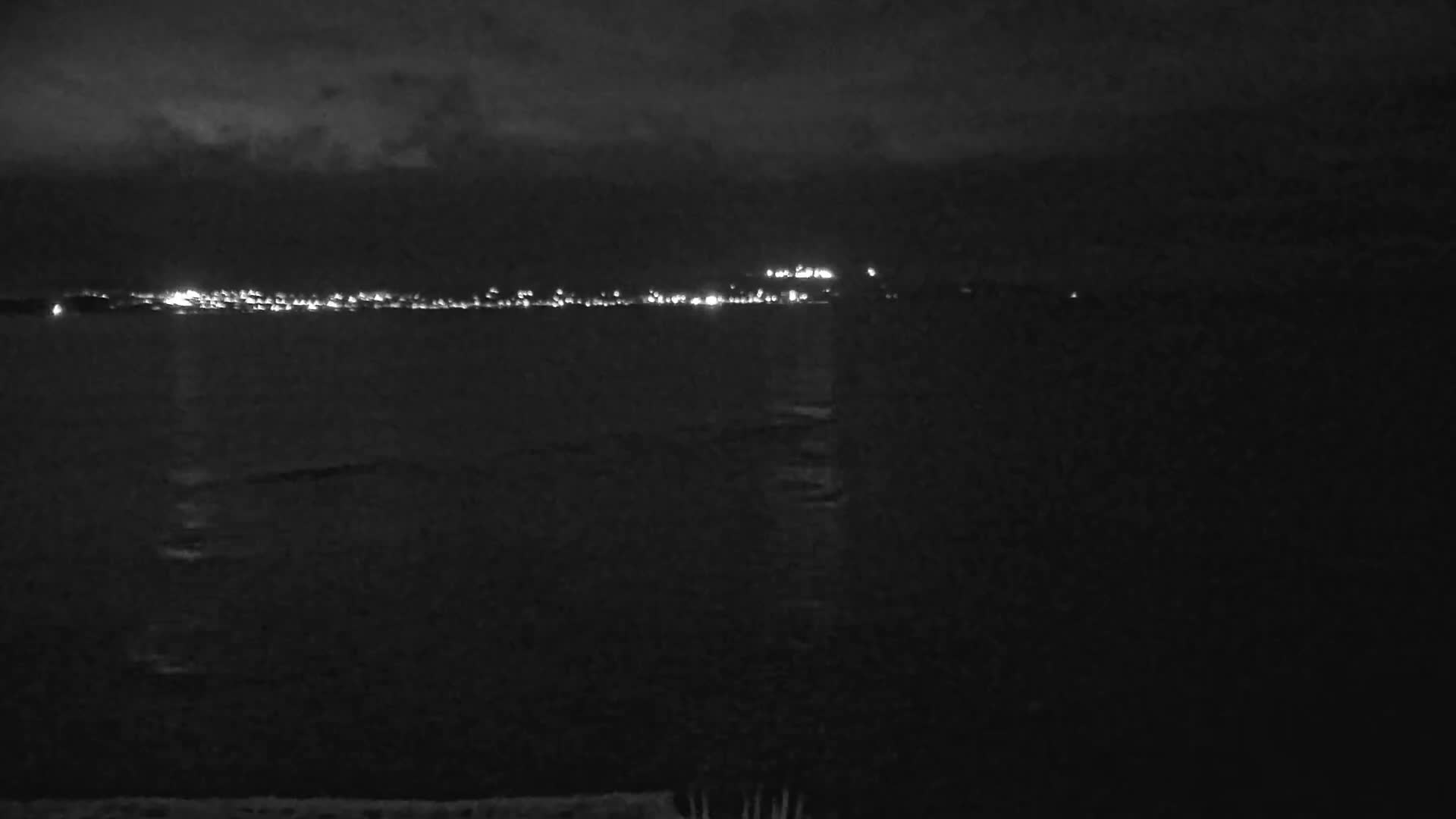 Hyeres, Plage de L'Almanarre Beach Live Cam - Toulon, Var, Provence-Alpes-Côte d’Azur, France