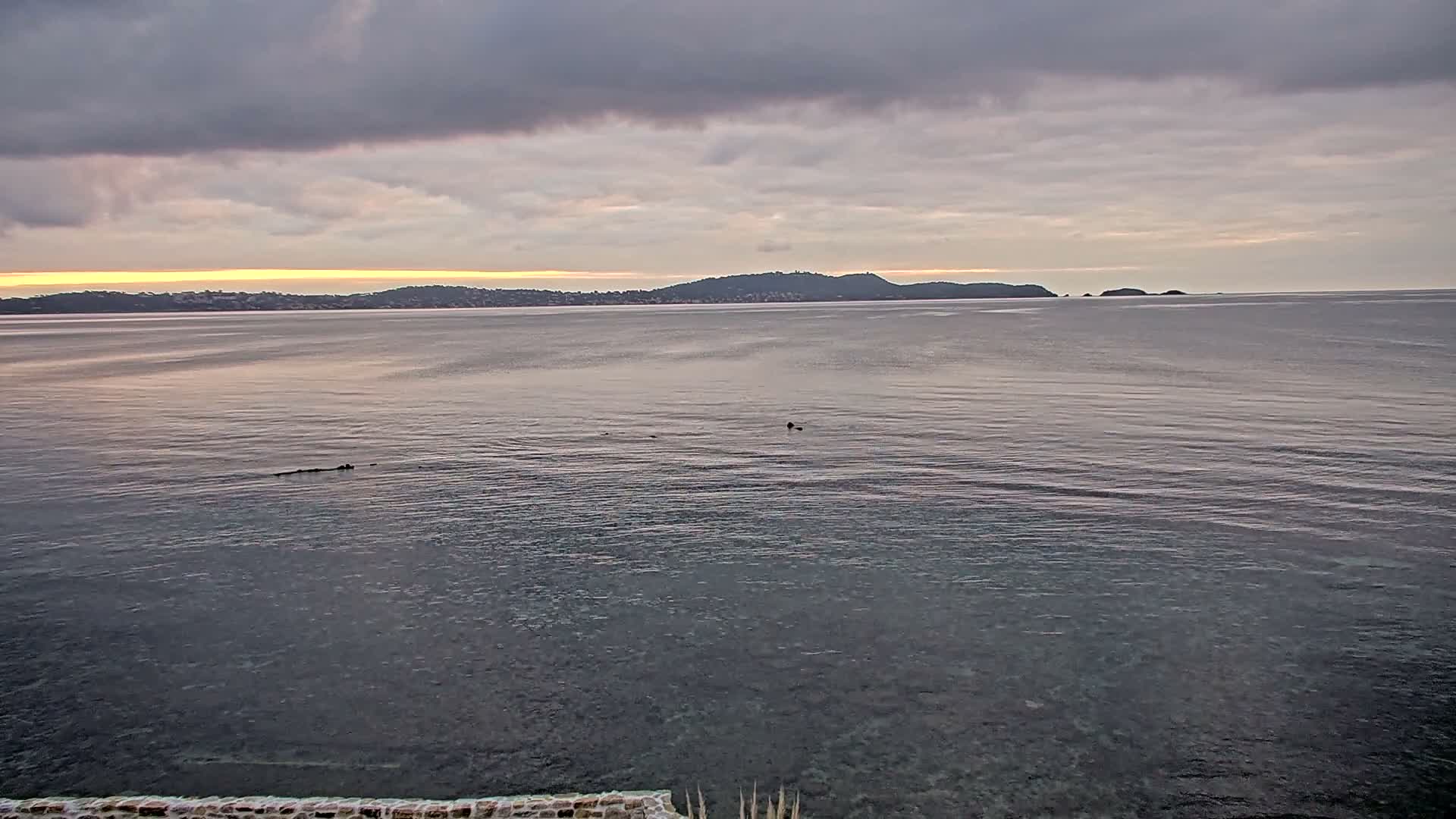Hyeres, Plage de L'Almanarre Beach Live Cam - Toulon, Var, Provence-Alpes-Côte d’Azur, France