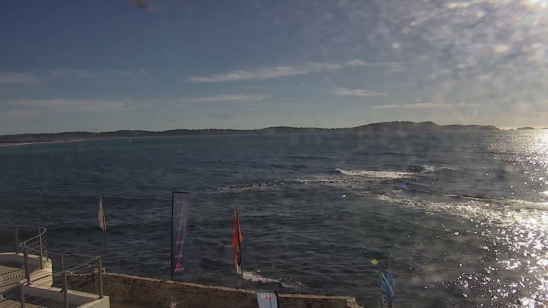 Hyeres, Plage de L'Almanarre Beach Live Cam - Toulon, Var, Provence-Alpes-Côte d’Azur, France
