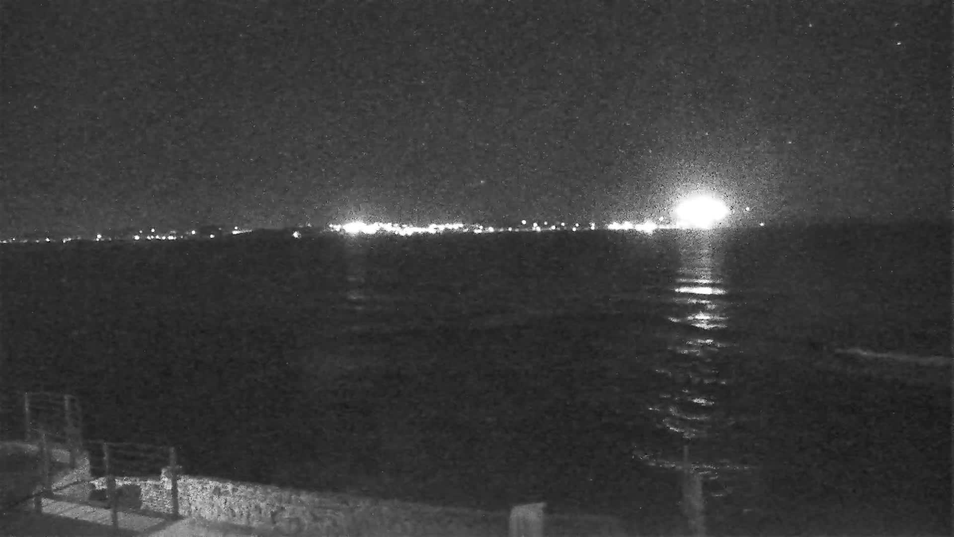 Hyeres, Plage de L'Almanarre Beach Live Cam - Toulon, Var, Provence-Alpes-Côte d’Azur, France