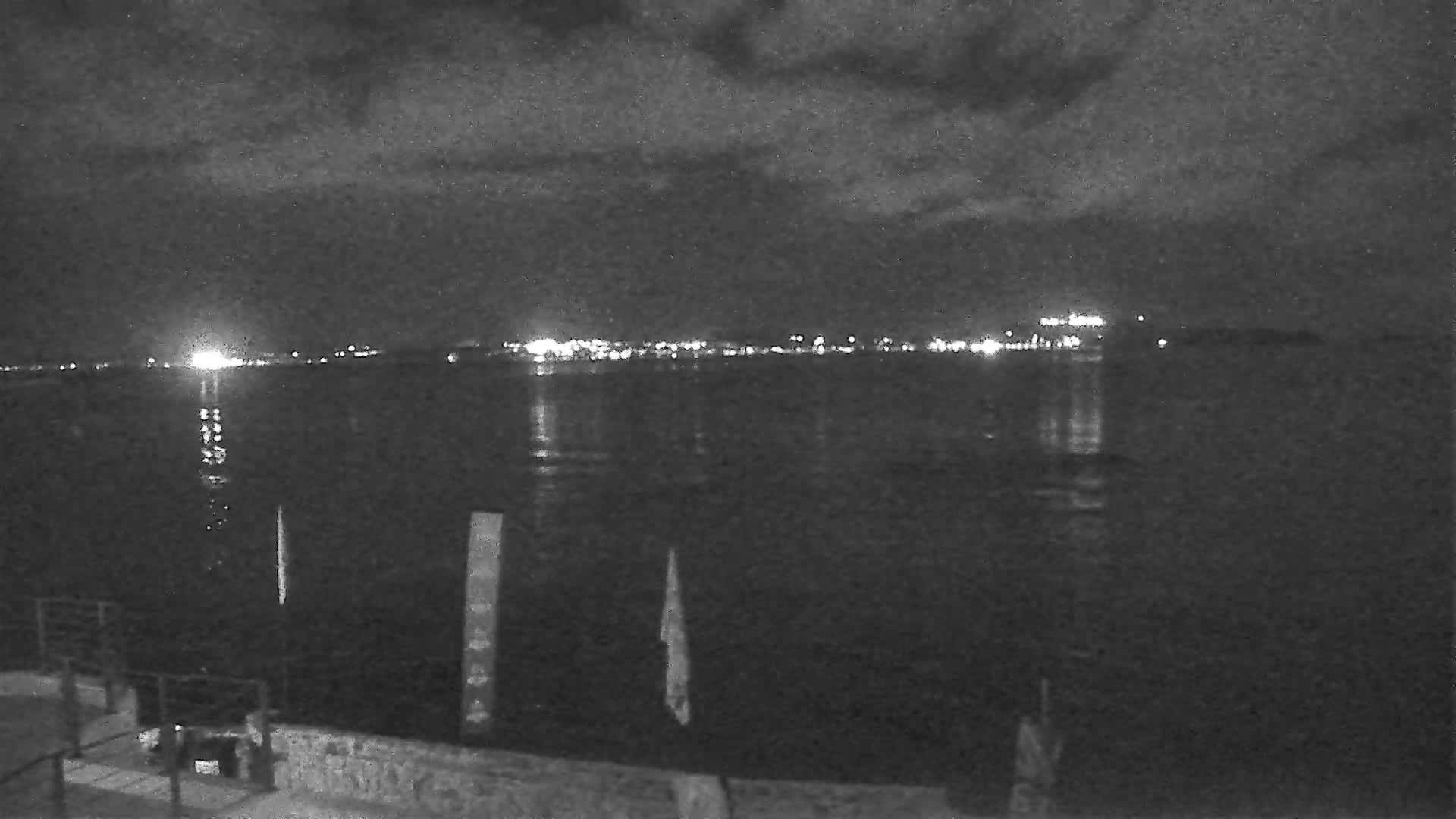Hyeres, Plage de L'Almanarre Beach Live Cam - Toulon, Var, Provence-Alpes-Côte d’Azur, France