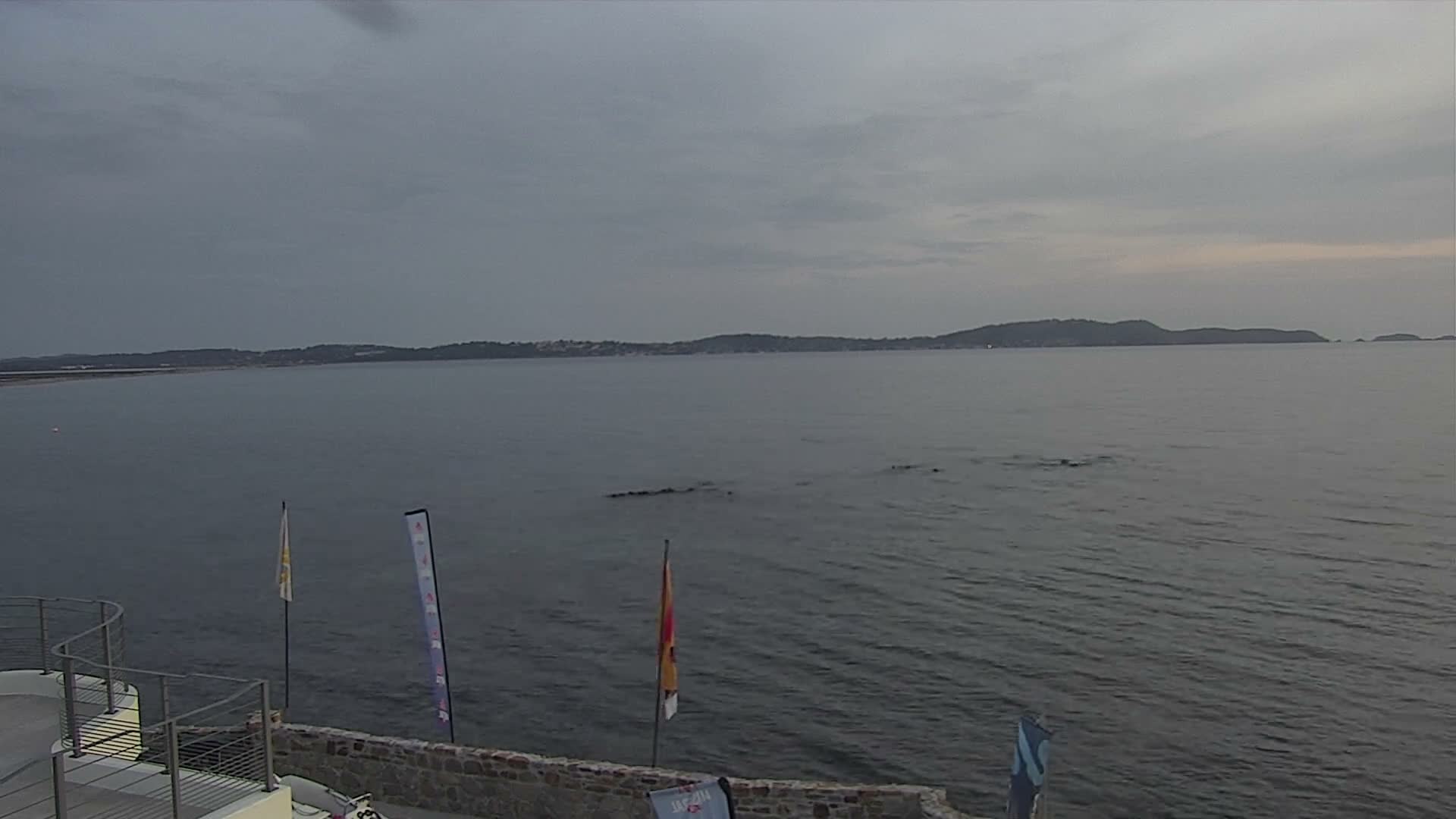 Hyeres, Plage de L'Almanarre Beach Live Cam - Toulon, Var, Provence-Alpes-Côte d’Azur, France