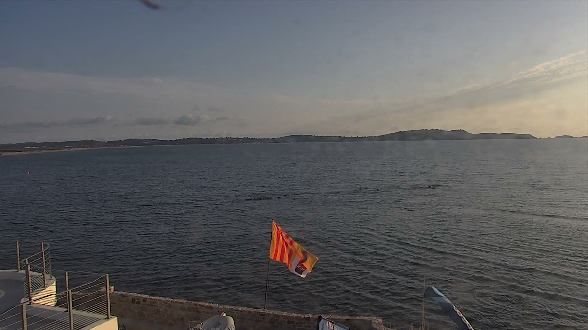 Hyeres, Plage de L'Almanarre Beach Live Cam - Toulon, Var, Provence-Alpes-Côte d’Azur, France