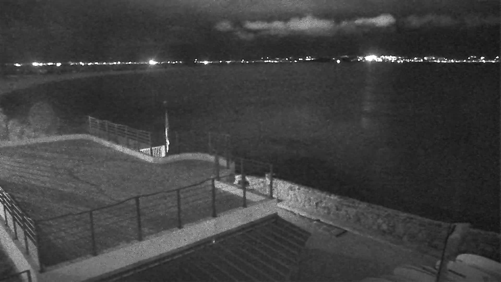 Hyeres, Plage de L'Almanarre Beach Live Cam - Toulon, Var, Provence-Alpes-Côte d’Azur, France