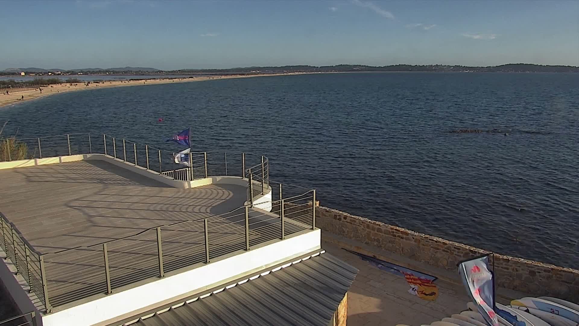 Hyeres, Plage de L'Almanarre Beach Live Cam - Toulon, Var, Provence-Alpes-Côte d’Azur, France