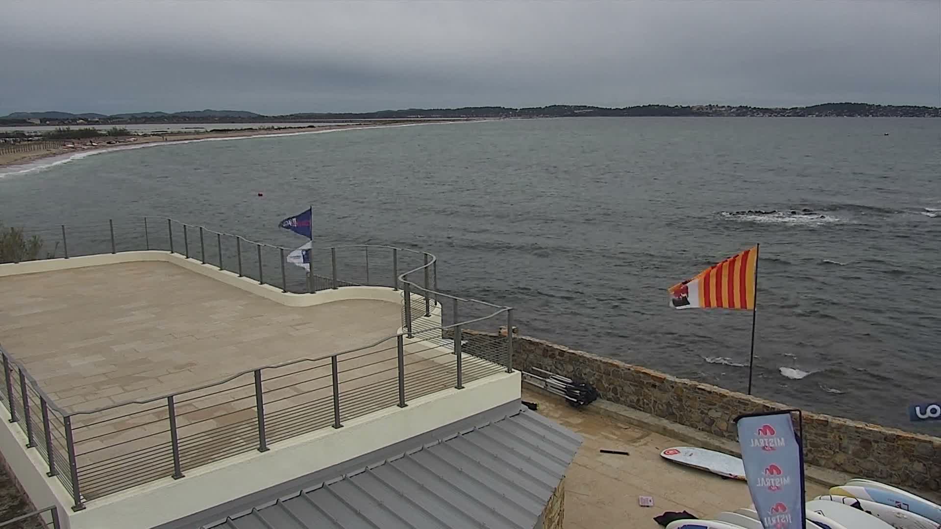 Hyeres, Plage de L'Almanarre Beach Live Cam - Toulon, Var, Provence-Alpes-Côte d’Azur, France