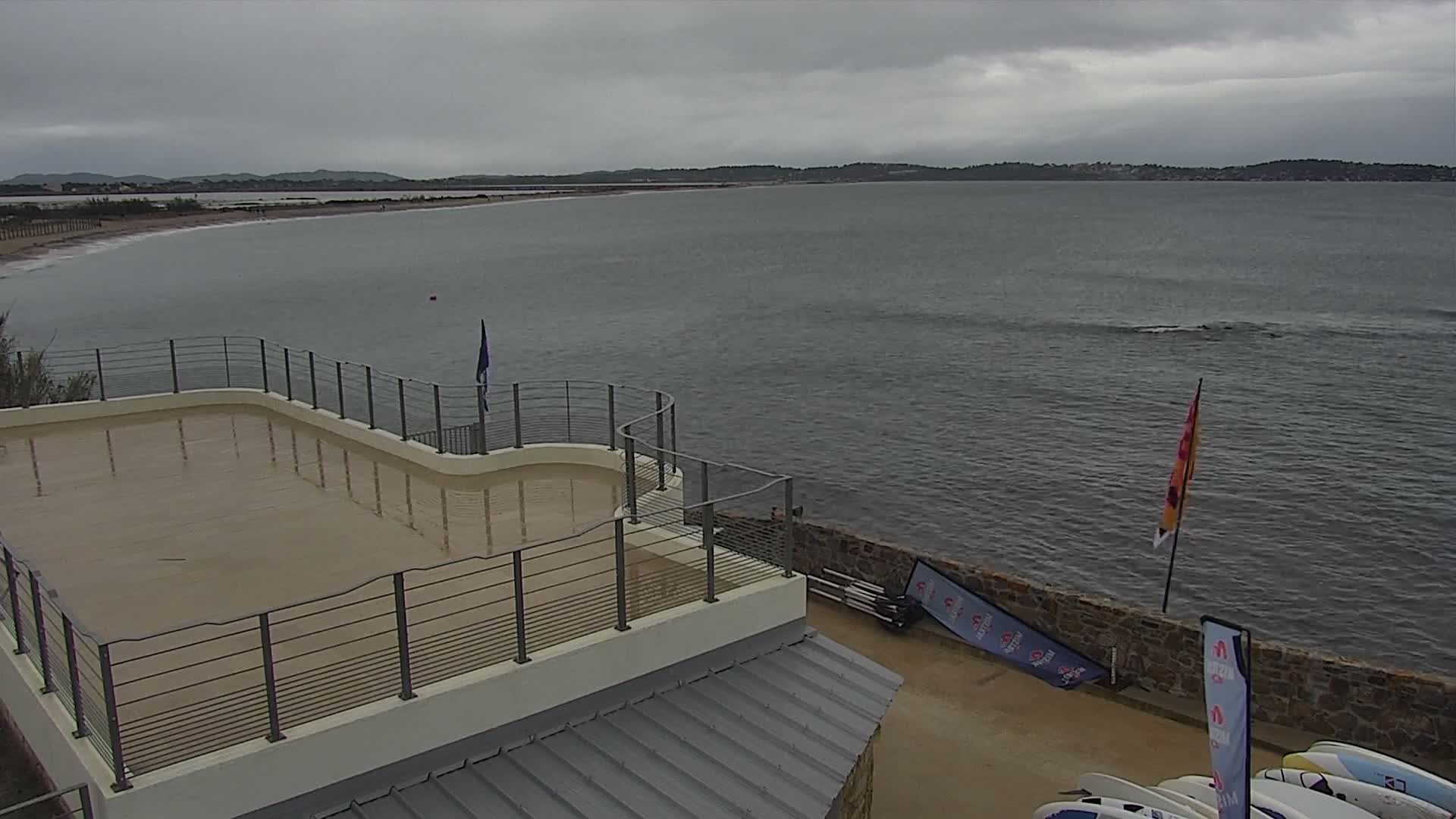Hyeres, Plage de L'Almanarre Beach Live Cam - Toulon, Var, Provence-Alpes-Côte d’Azur, France