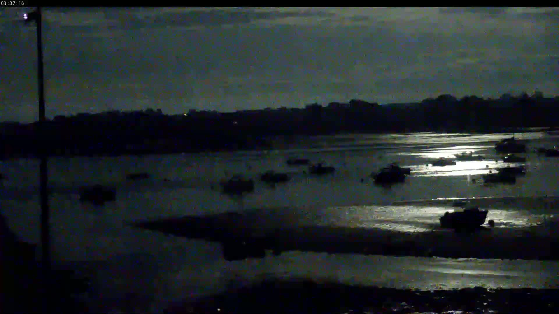 Saint-Pol-de-Leon Comune & Marine Live Cam - Morlaix, Finistere, Bretagne, France