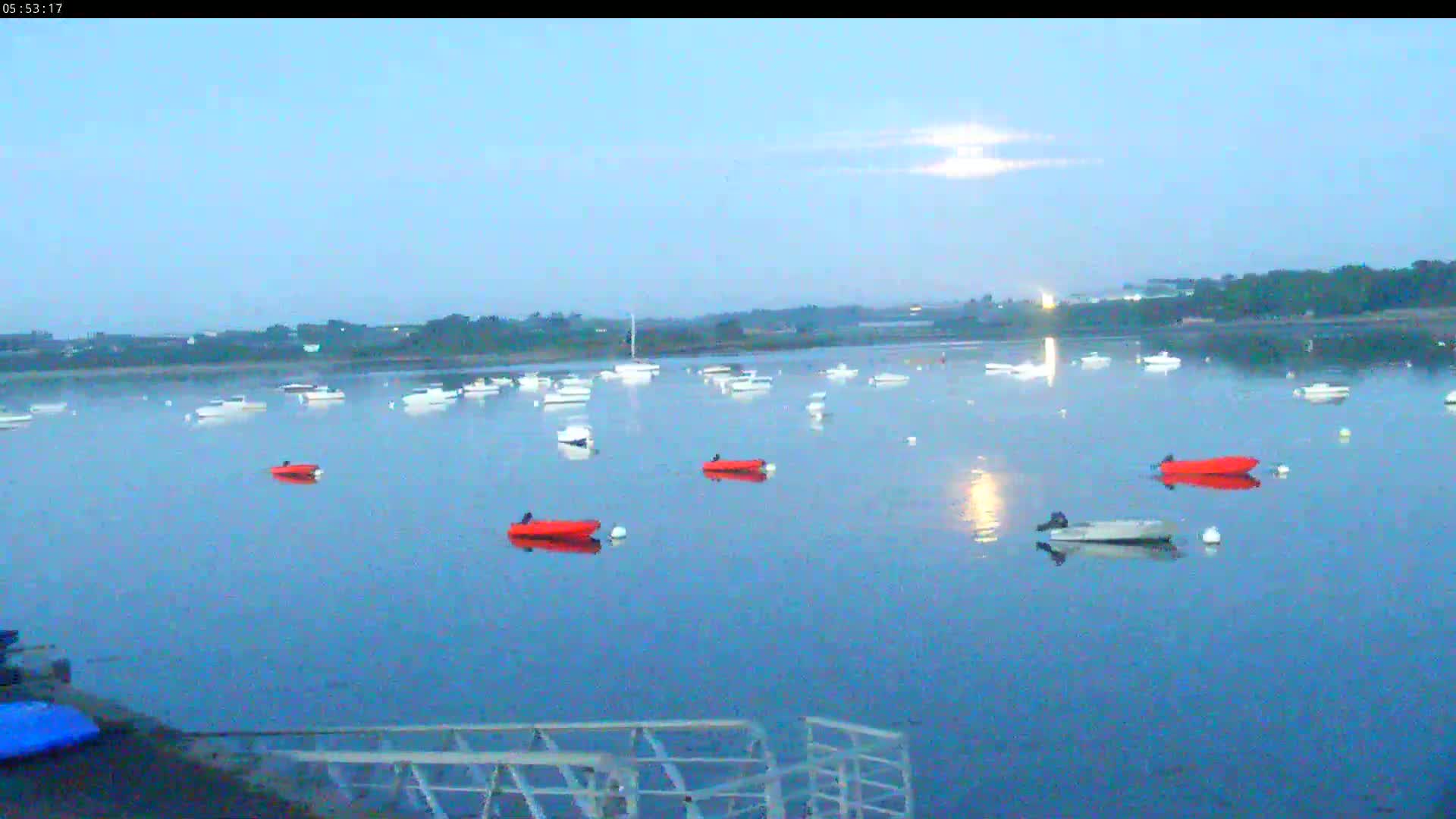 Saint-Pol-de-Leon Comune & Marine Live Cam - Morlaix, Finistere, Bretagne, France