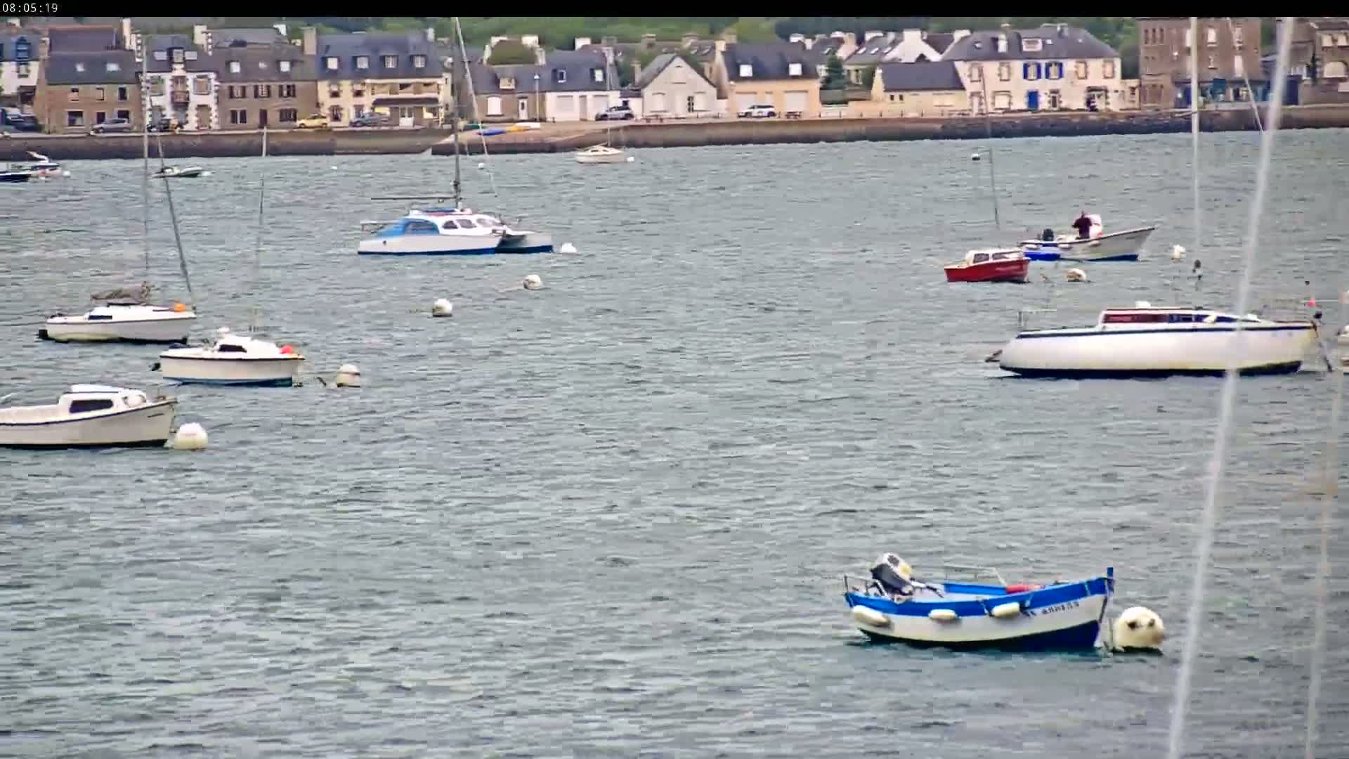 Saint-Pol-de-Leon Comune & Marine Live Cam - Morlaix, Finistere, Bretagne, France