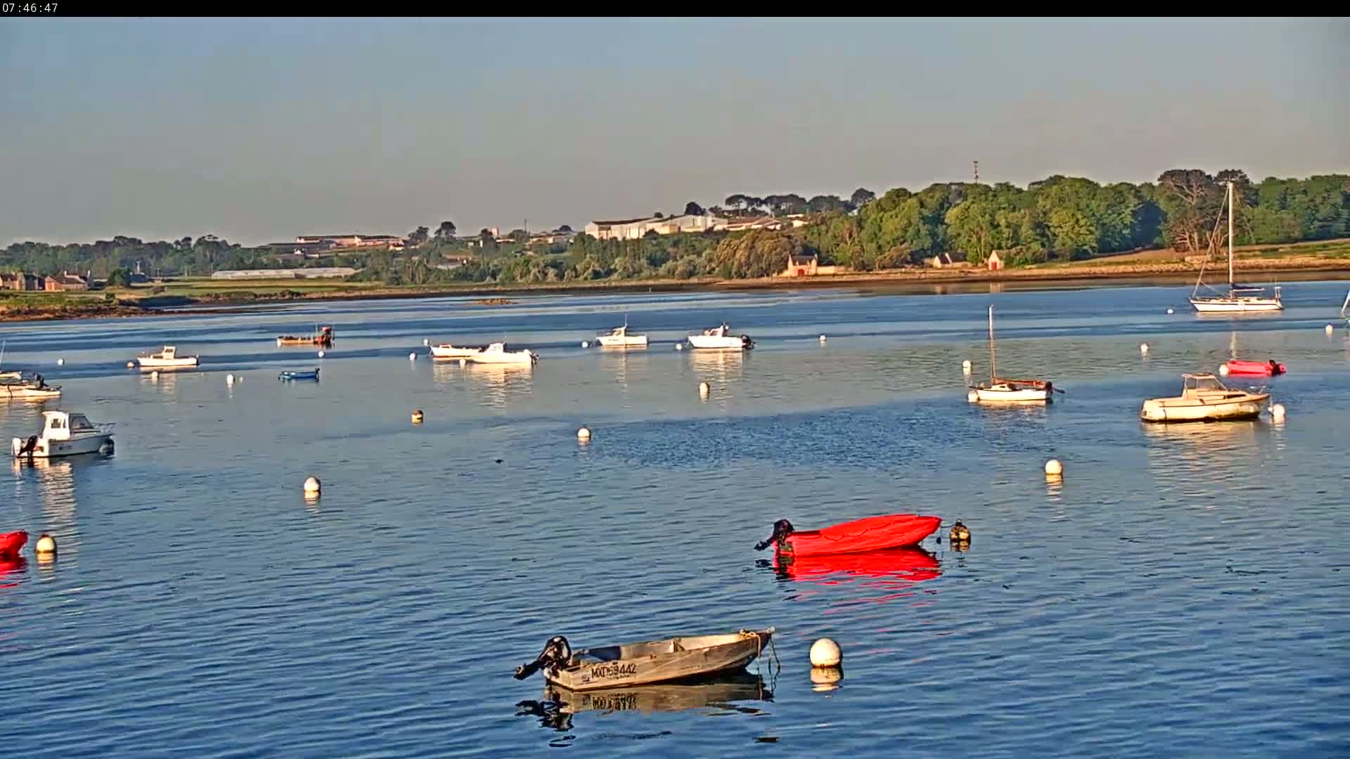 Saint-Pol-de-Leon Comune & Marine Live Cam - Morlaix, Finistere, Bretagne, France
