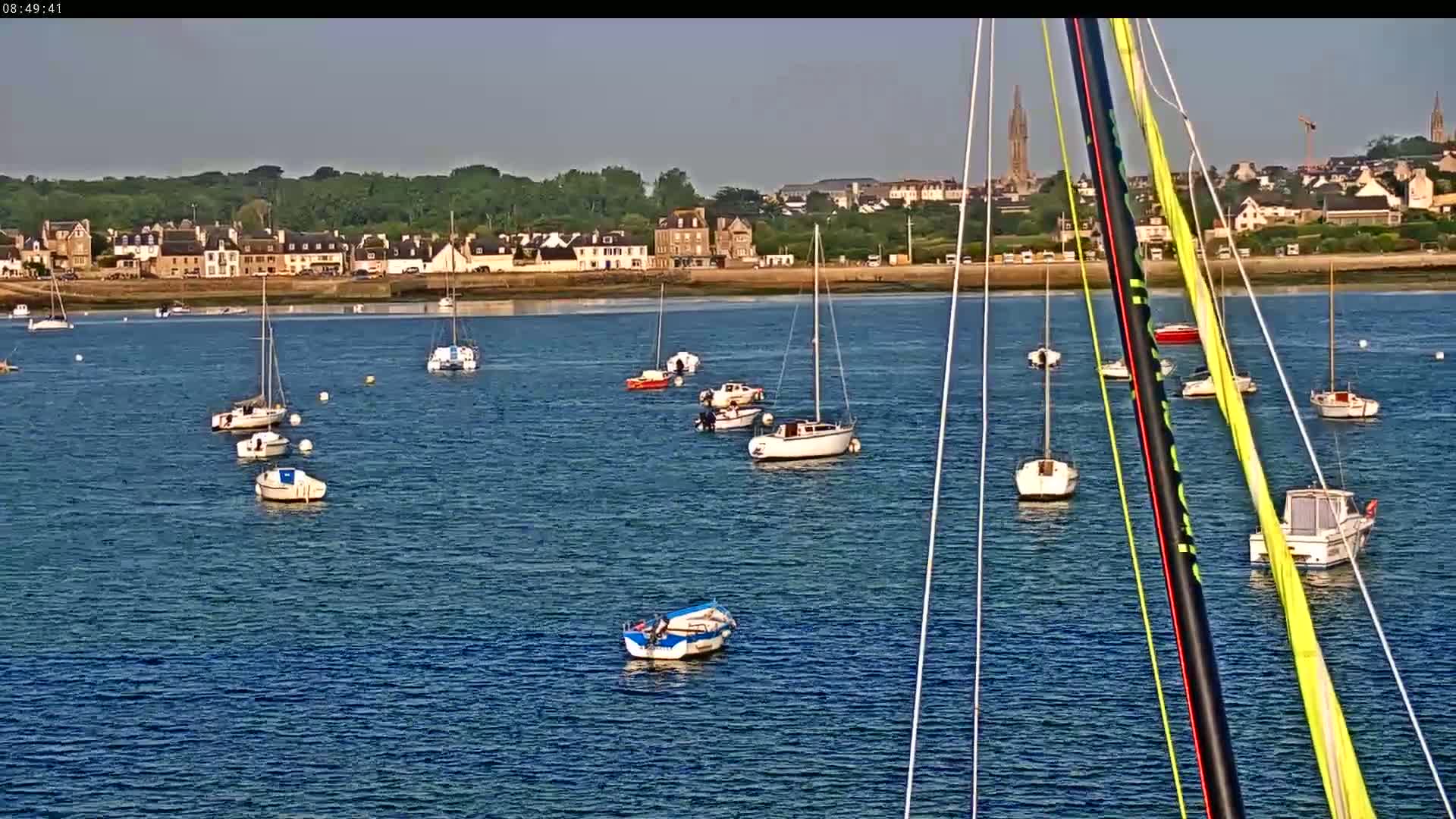 Saint-Pol-de-Leon Comune & Marine Live Cam - Morlaix, Finistere, Bretagne, France