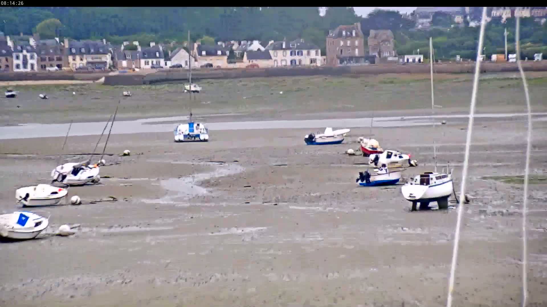 Saint-Pol-de-Leon Comune & Marine Live Cam - Morlaix, Finistere, Bretagne, France
