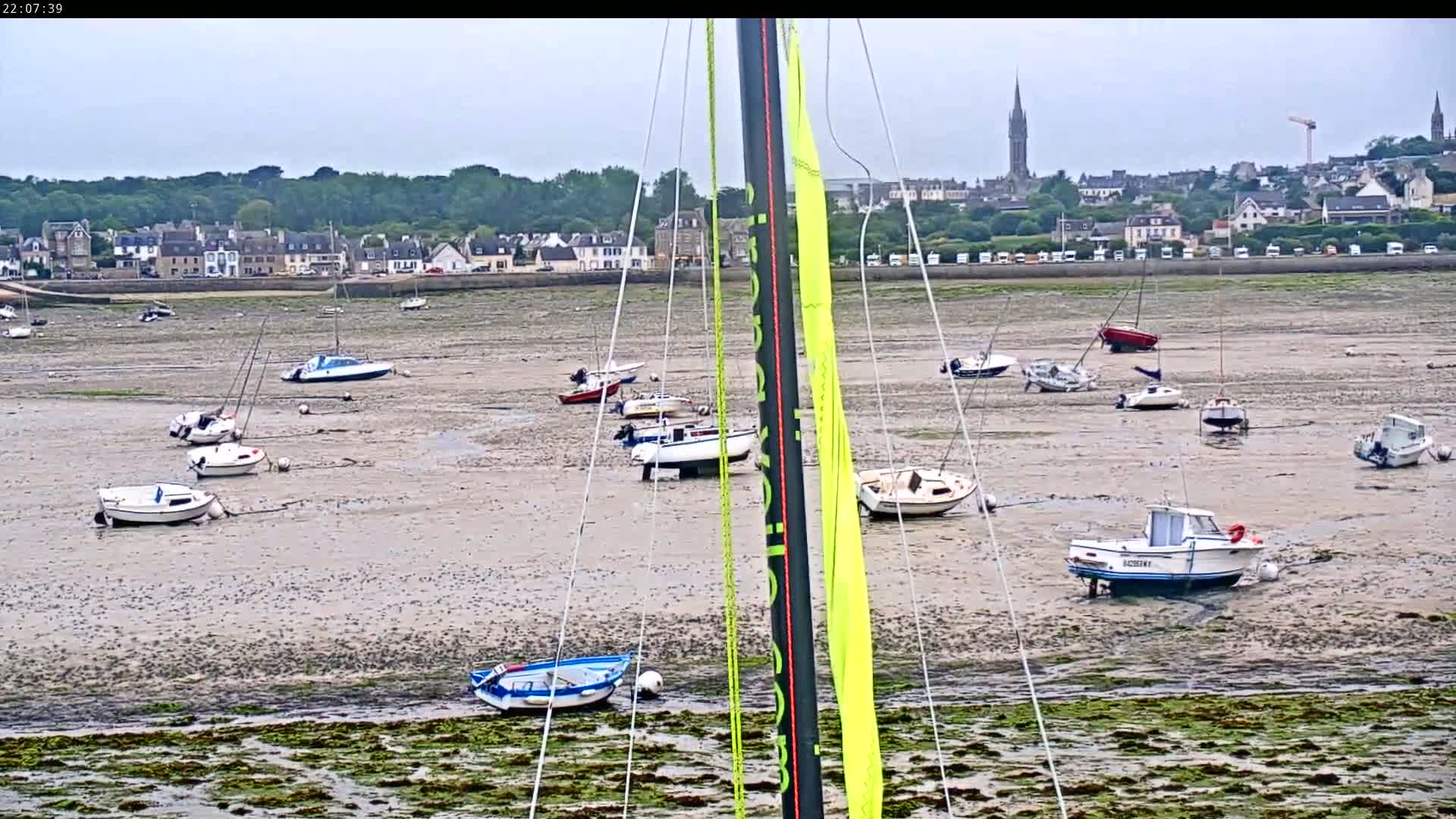 Saint-Pol-de-Leon Comune & Marine Live Cam - Morlaix, Finistere, Bretagne, France