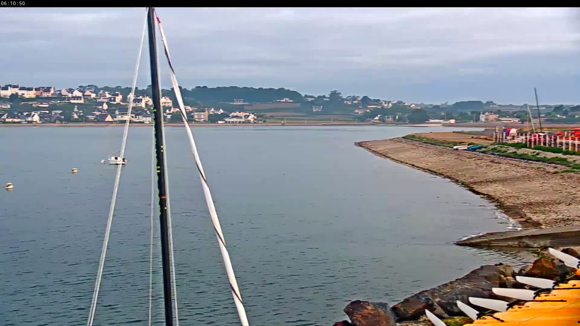 Saint-Pol-de-Leon Comune & Marine Live Cam - Morlaix, Finistere, Bretagne, France