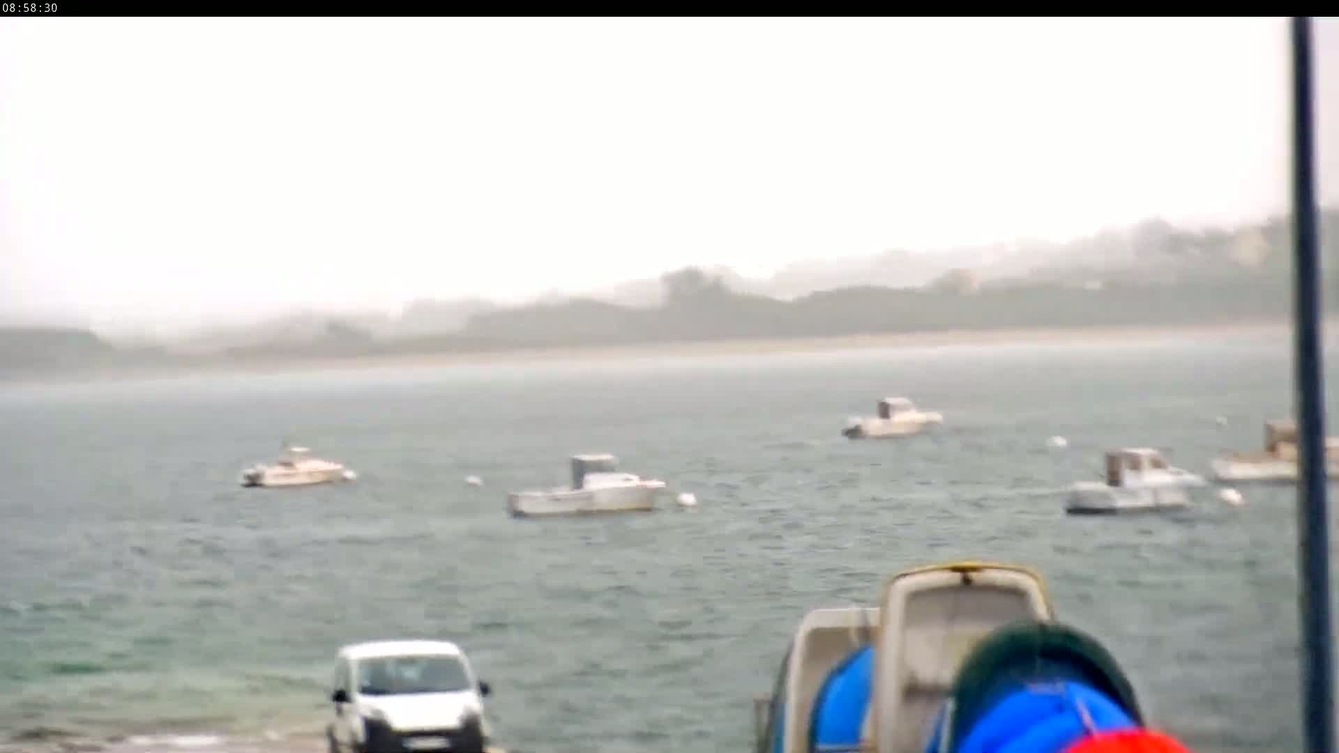 Saint-Pol-de-Leon Comune & Marine Live Cam - Morlaix, Finistere, Bretagne, France