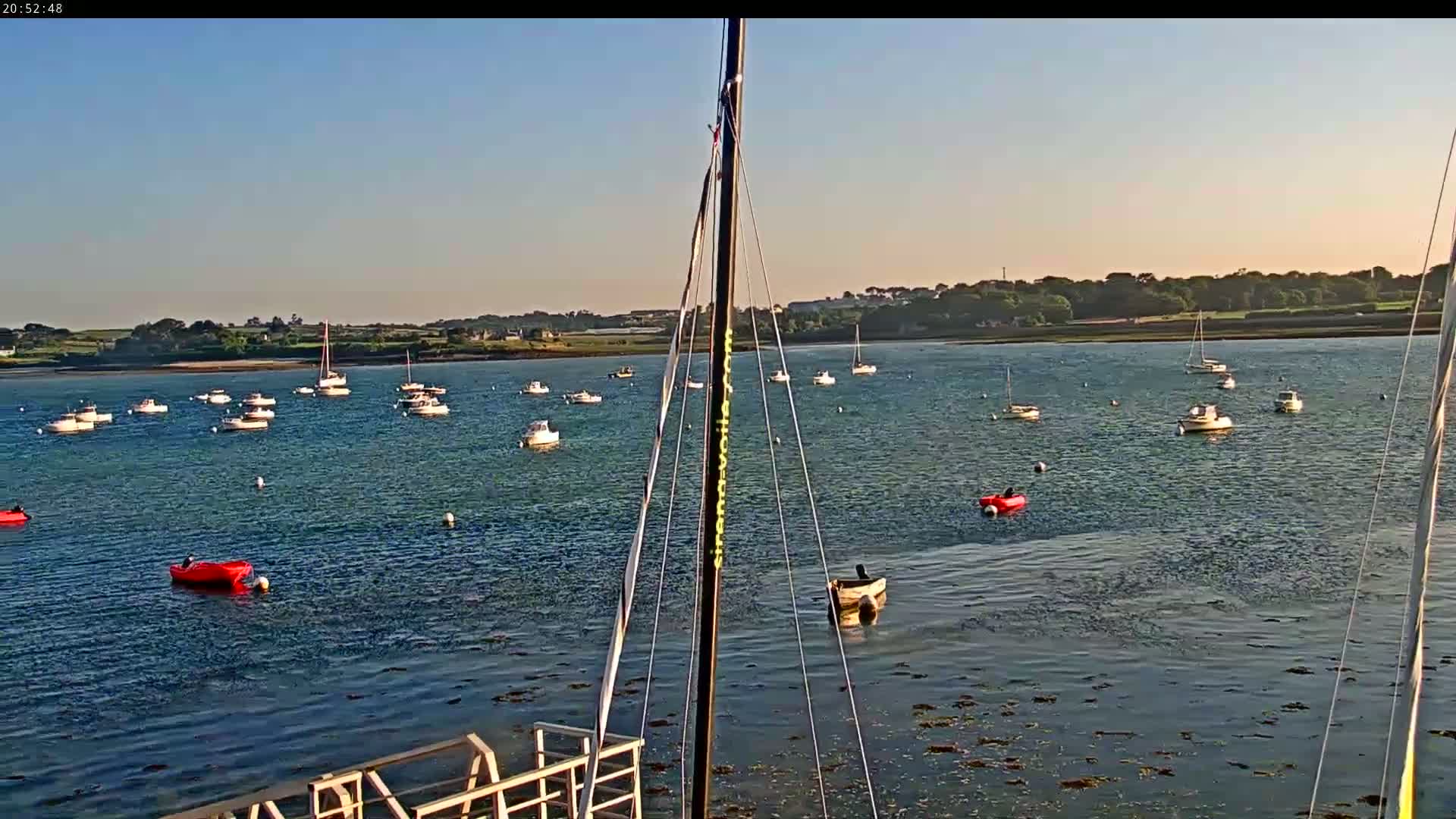 Saint-Pol-de-Leon Comune & Marine Live Cam - Morlaix, Finistere, Bretagne, France