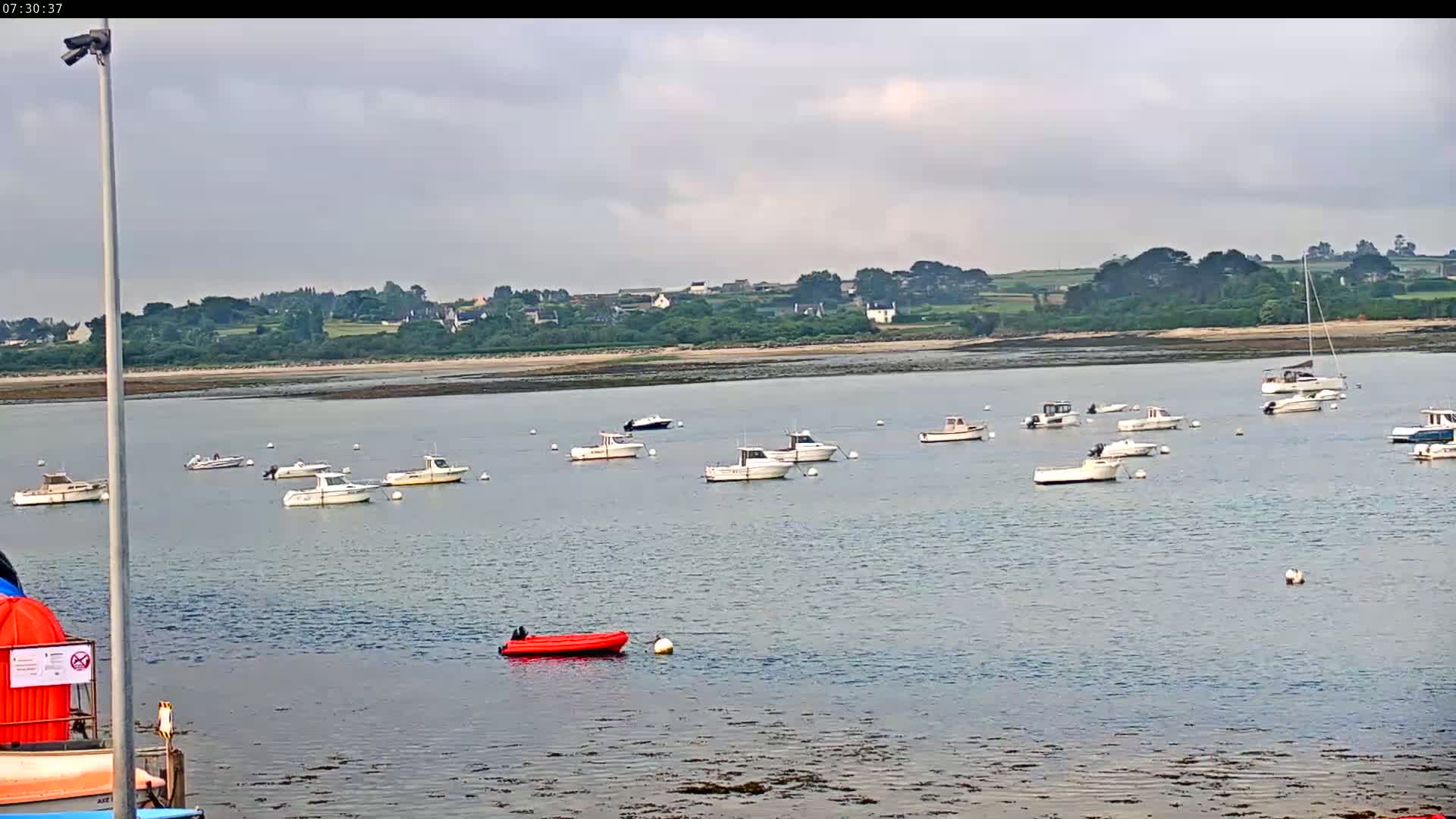Saint-Pol-de-Leon Comune & Marine Live Cam - Morlaix, Finistere, Bretagne, France
