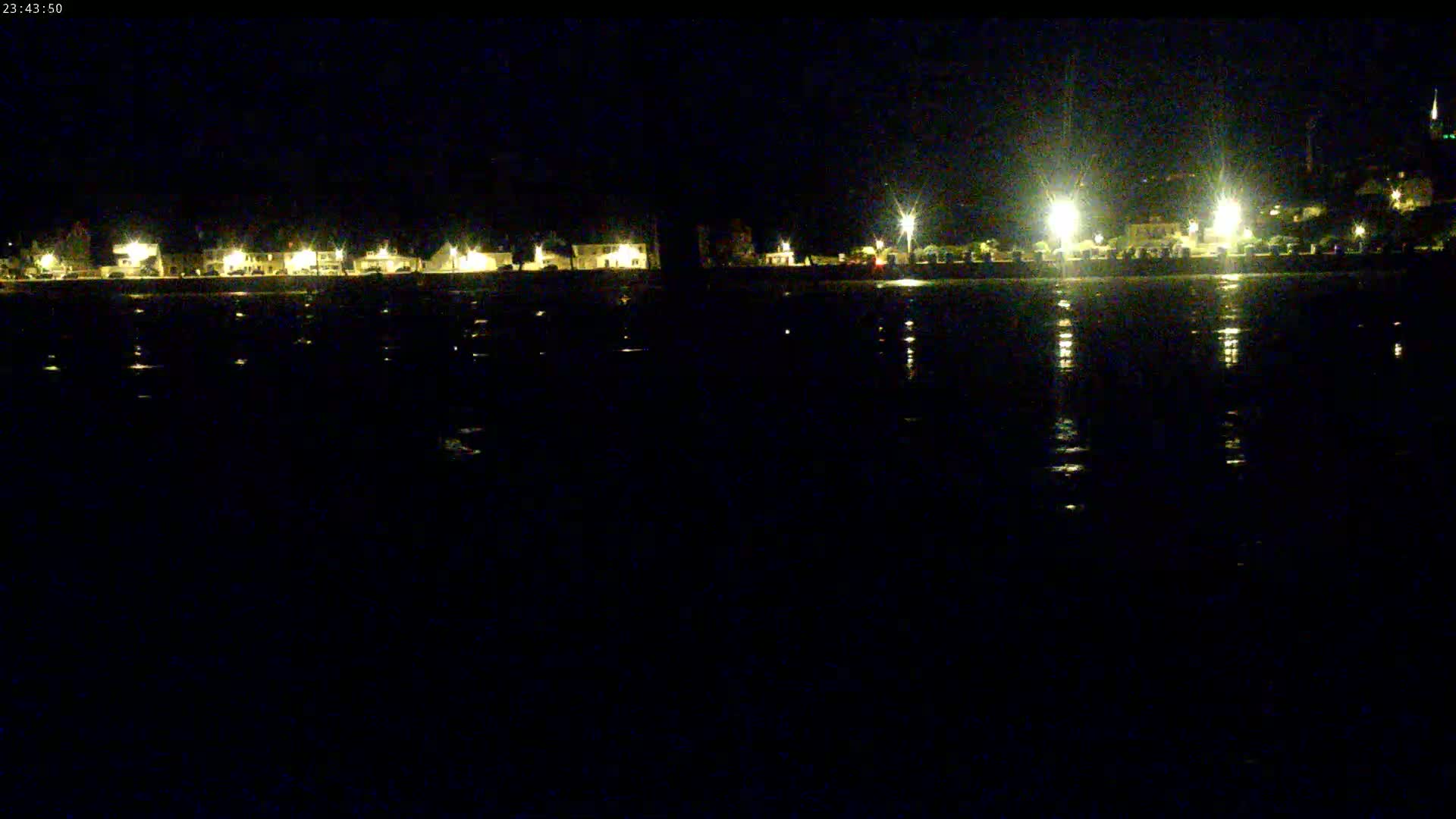 Saint-Pol-de-Leon Comune & Marine Live Cam - Morlaix, Finistere, Bretagne, France