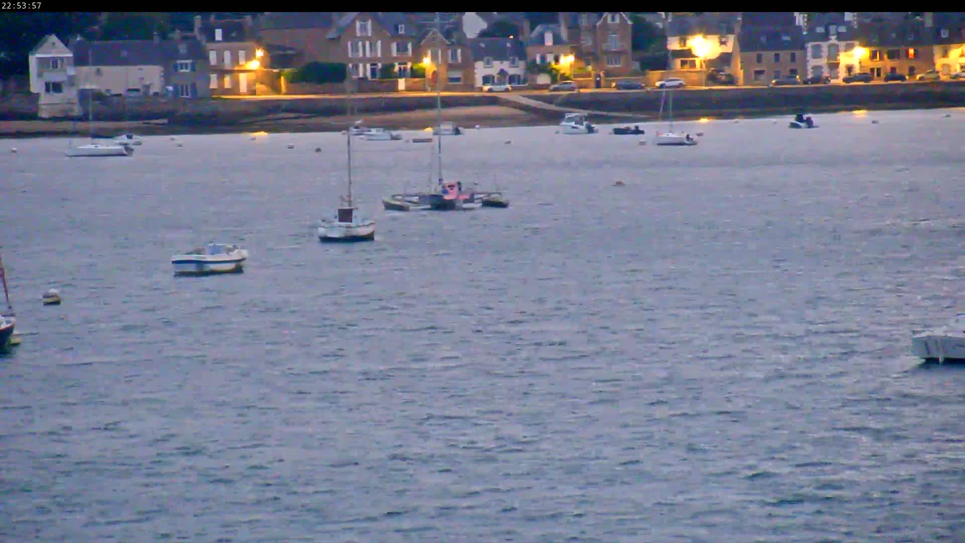 Saint-Pol-de-Leon Comune & Marine Live Cam - Morlaix, Finistere, Bretagne, France
