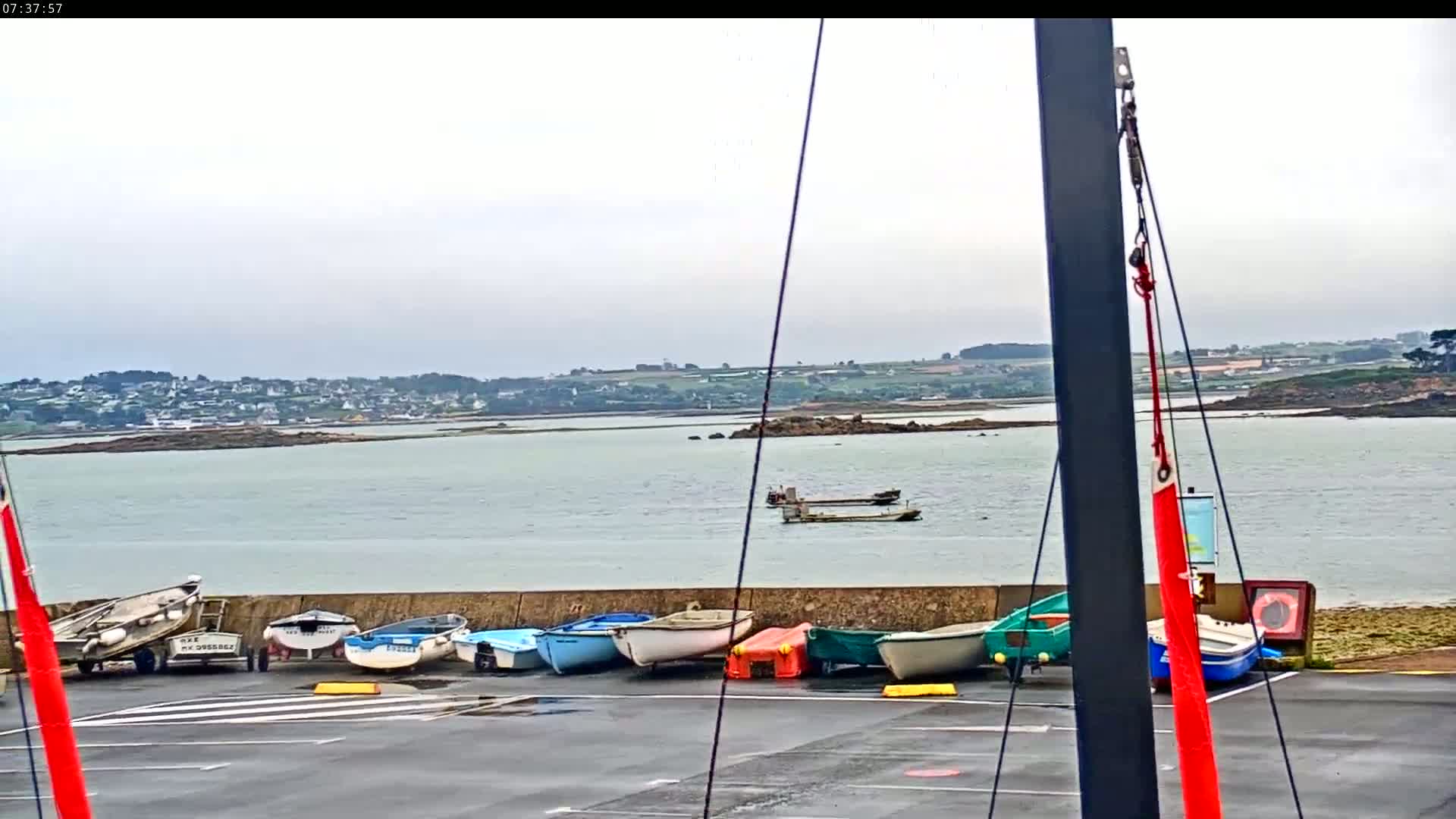 Saint-Pol-de-Leon Comune & Marine Live Cam - Morlaix, Finistere, Bretagne, France