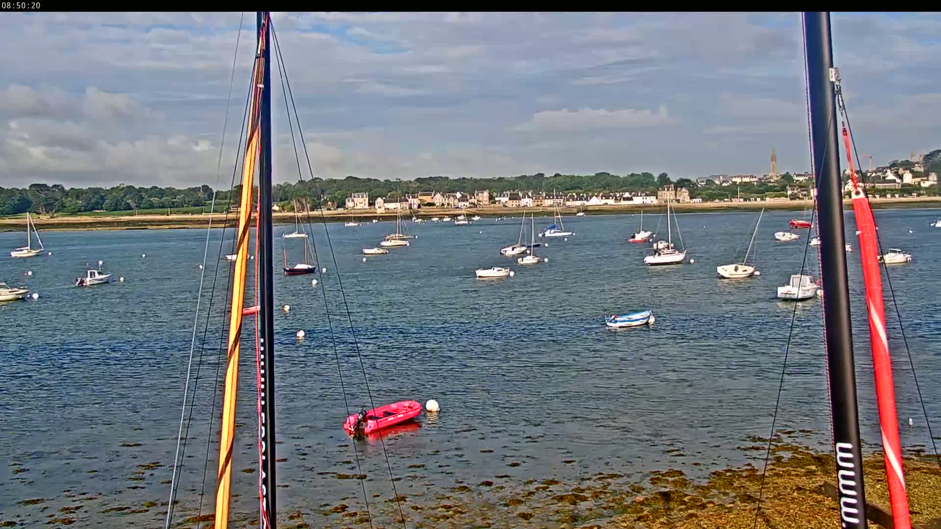 Saint-Pol-de-Leon Comune & Marine Live Cam - Morlaix, Finistere, Bretagne, France