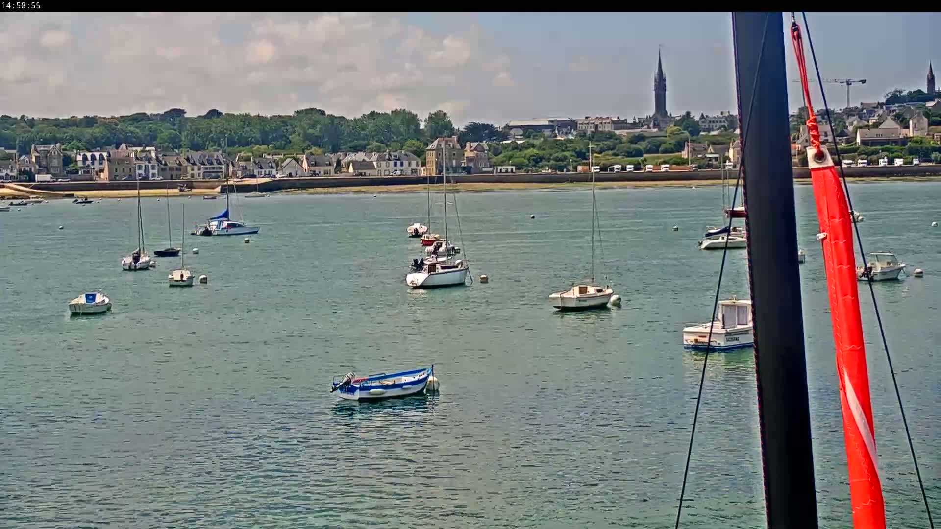 Saint-Pol-de-Leon Comune & Marine Live Cam - Morlaix, Finistere, Bretagne, France