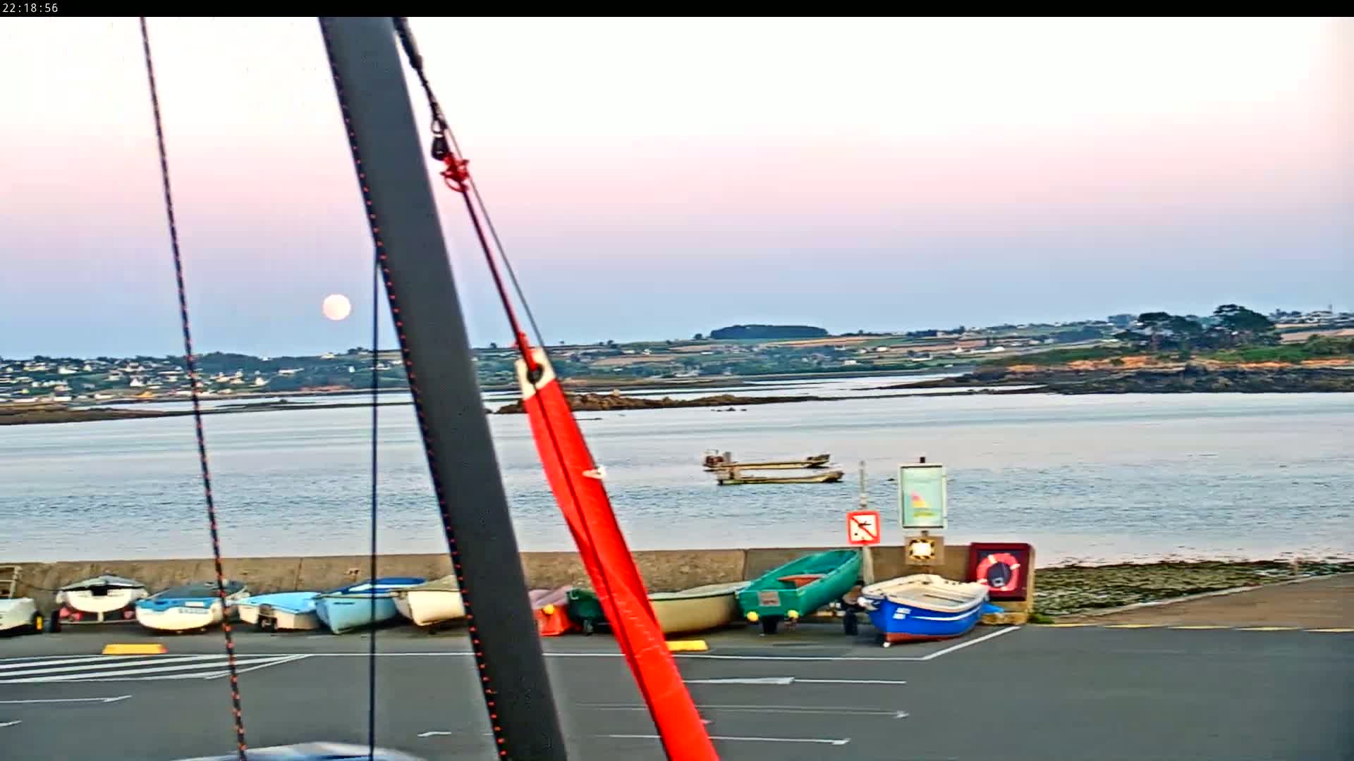 Saint-Pol-de-Leon Comune & Marine Live Cam - Morlaix, Finistere, Bretagne, France