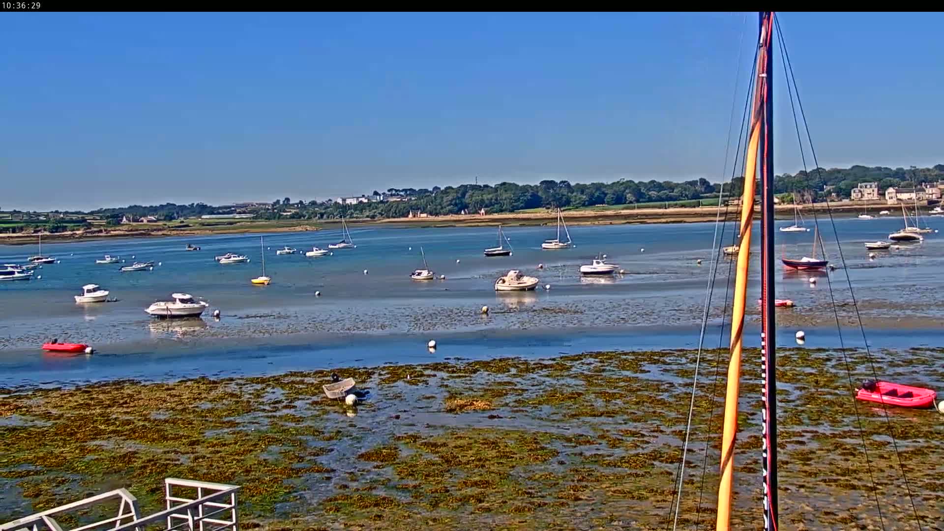 Saint-Pol-de-Leon Comune & Marine Live Cam - Morlaix, Finistere, Bretagne, France