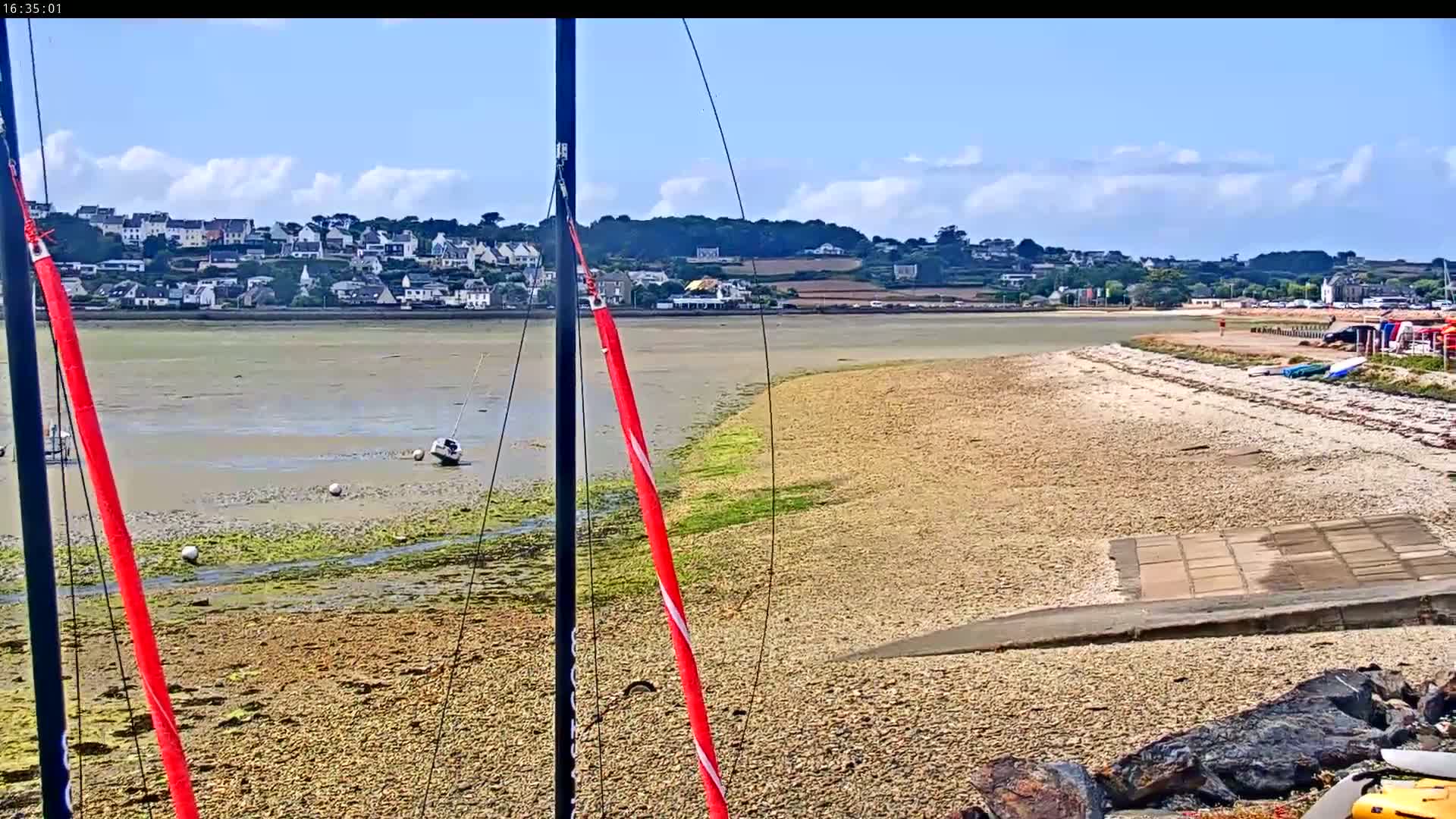 Saint-Pol-de-Leon Comune & Marine Live Cam - Morlaix, Finistere, Bretagne, France