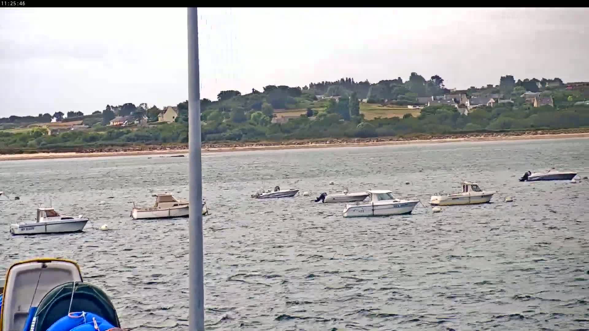 Saint-Pol-de-Leon Comune & Marine Live Cam - Morlaix, Finistere, Bretagne, France