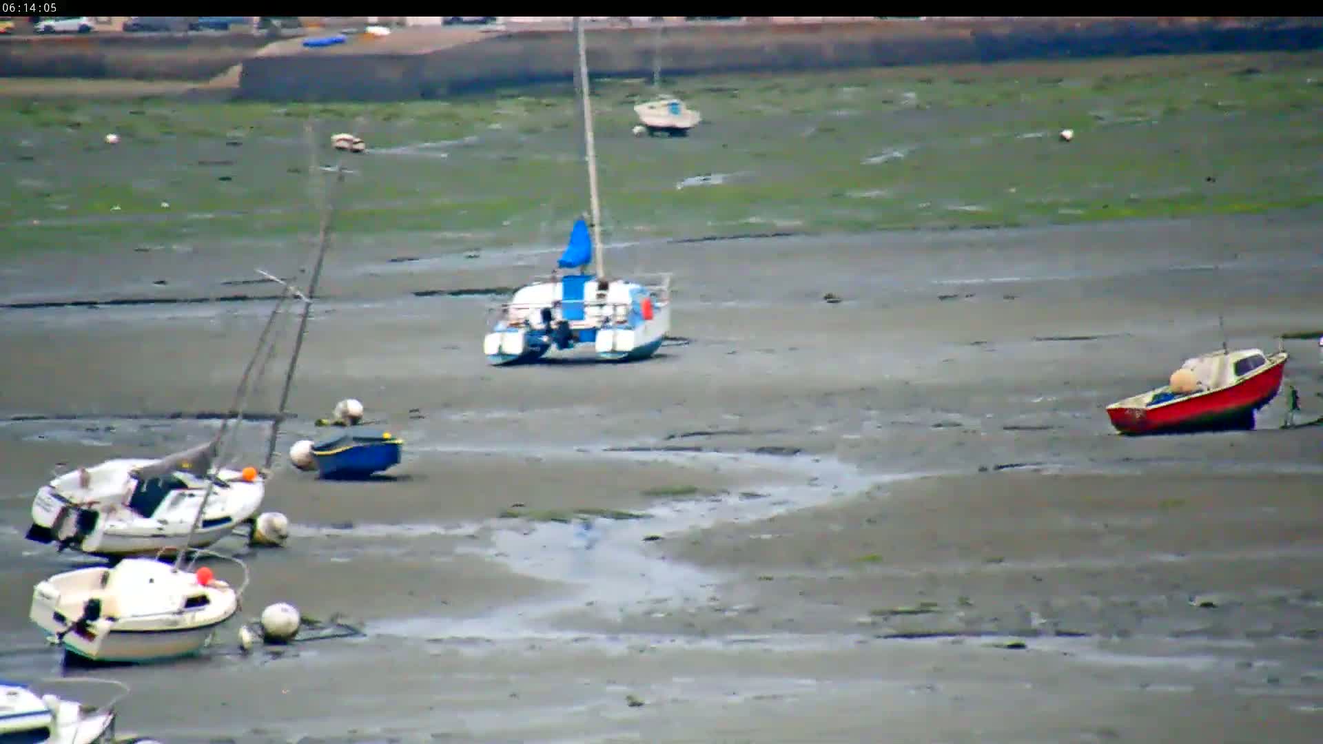 Saint-Pol-de-Leon Comune & Marine Live Cam - Morlaix, Finistere, Bretagne, France