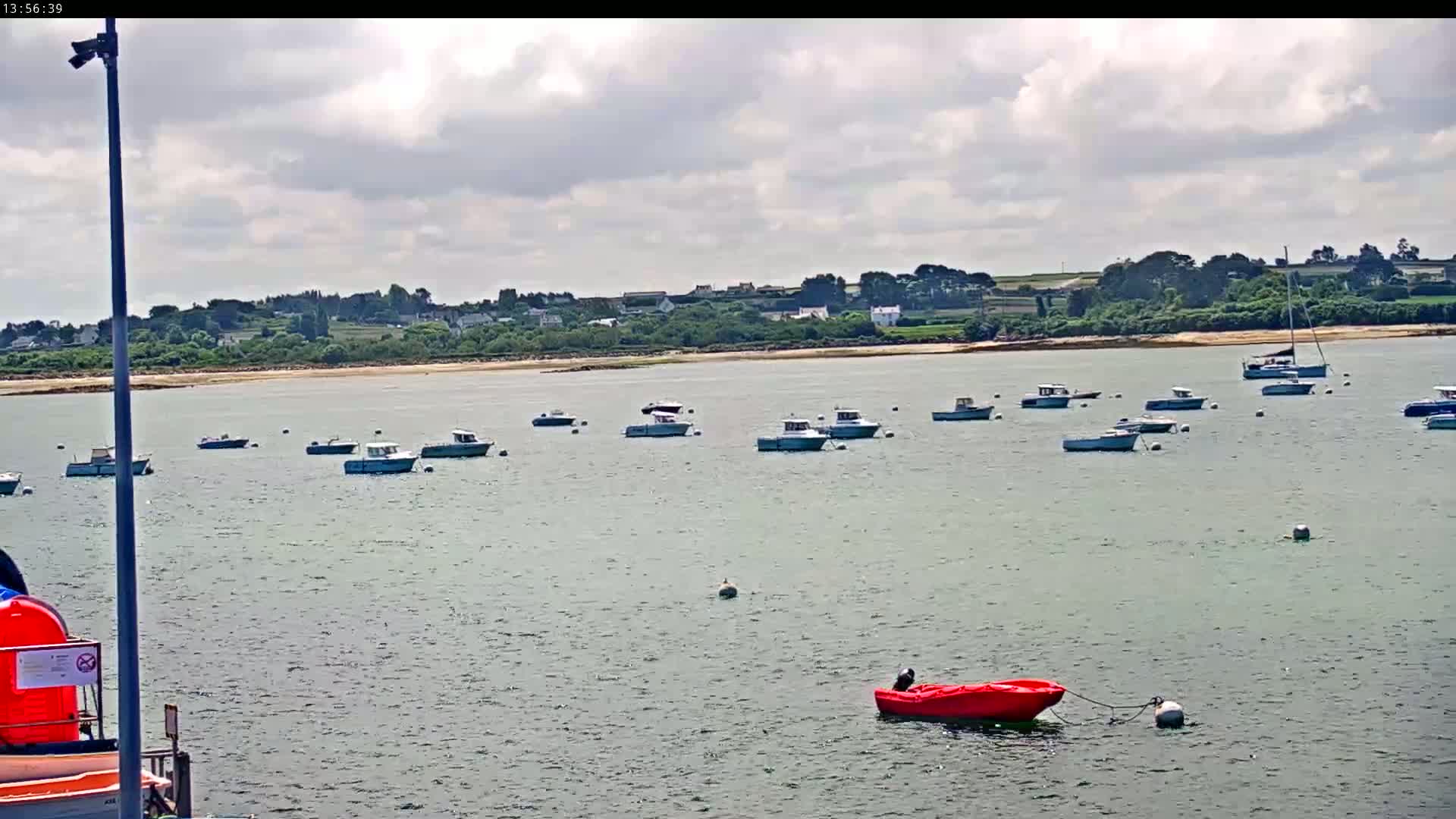 Saint-Pol-de-Leon Comune & Marine Live Cam - Morlaix, Finistere, Bretagne, France