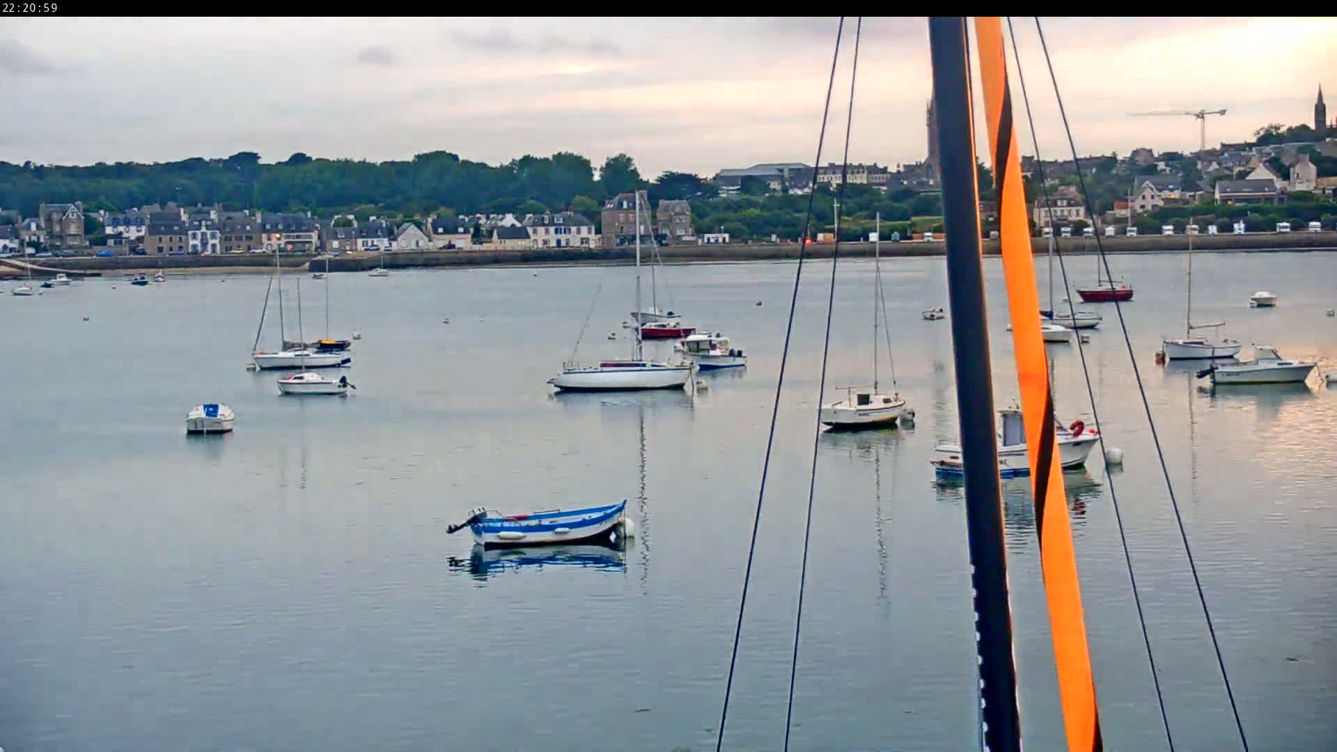 Saint-Pol-de-Leon Comune & Marine Live Cam - Morlaix, Finistere, Bretagne, France