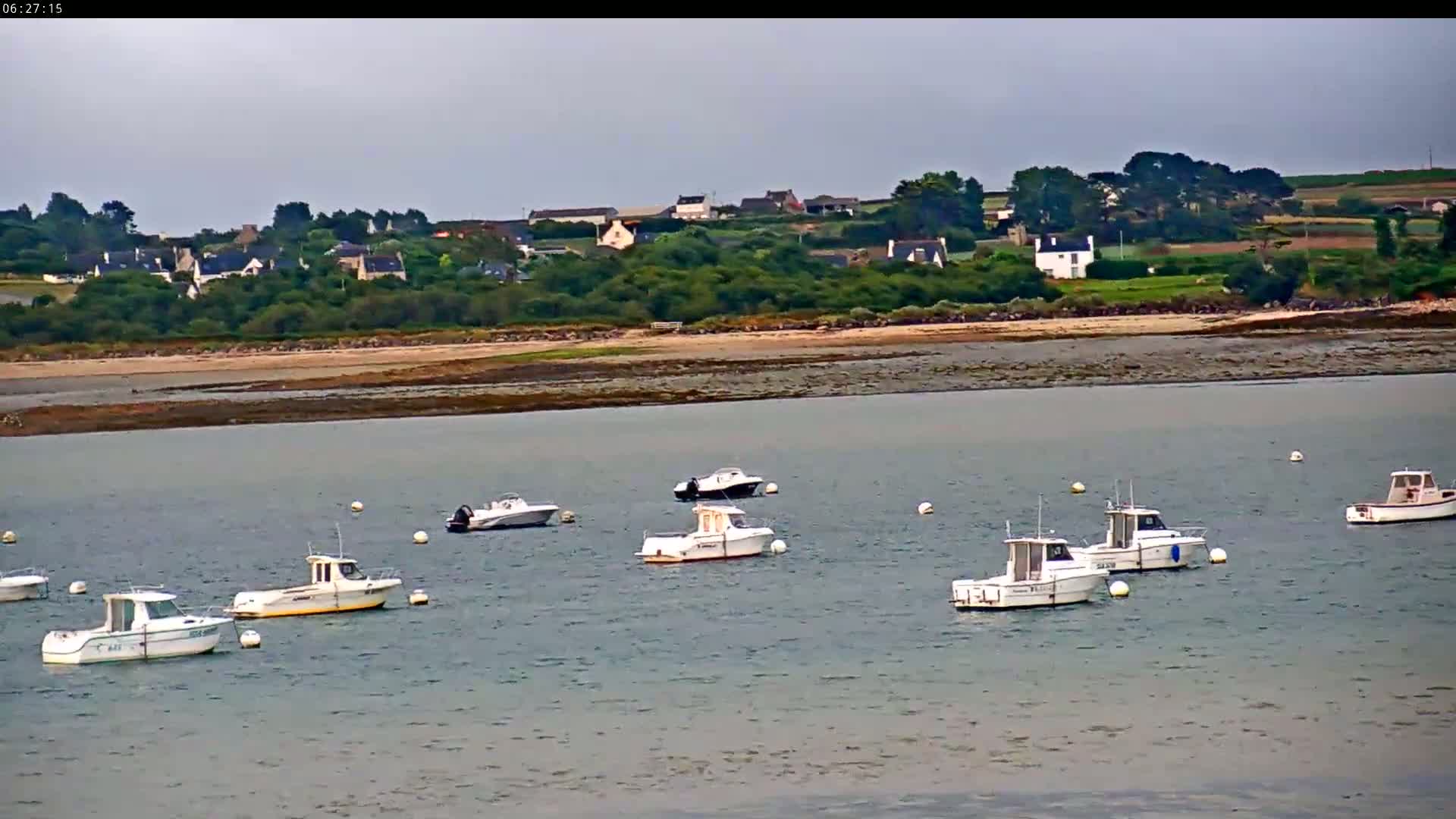 Saint-Pol-de-Leon Comune & Marine Live Cam - Morlaix, Finistere, Bretagne, France