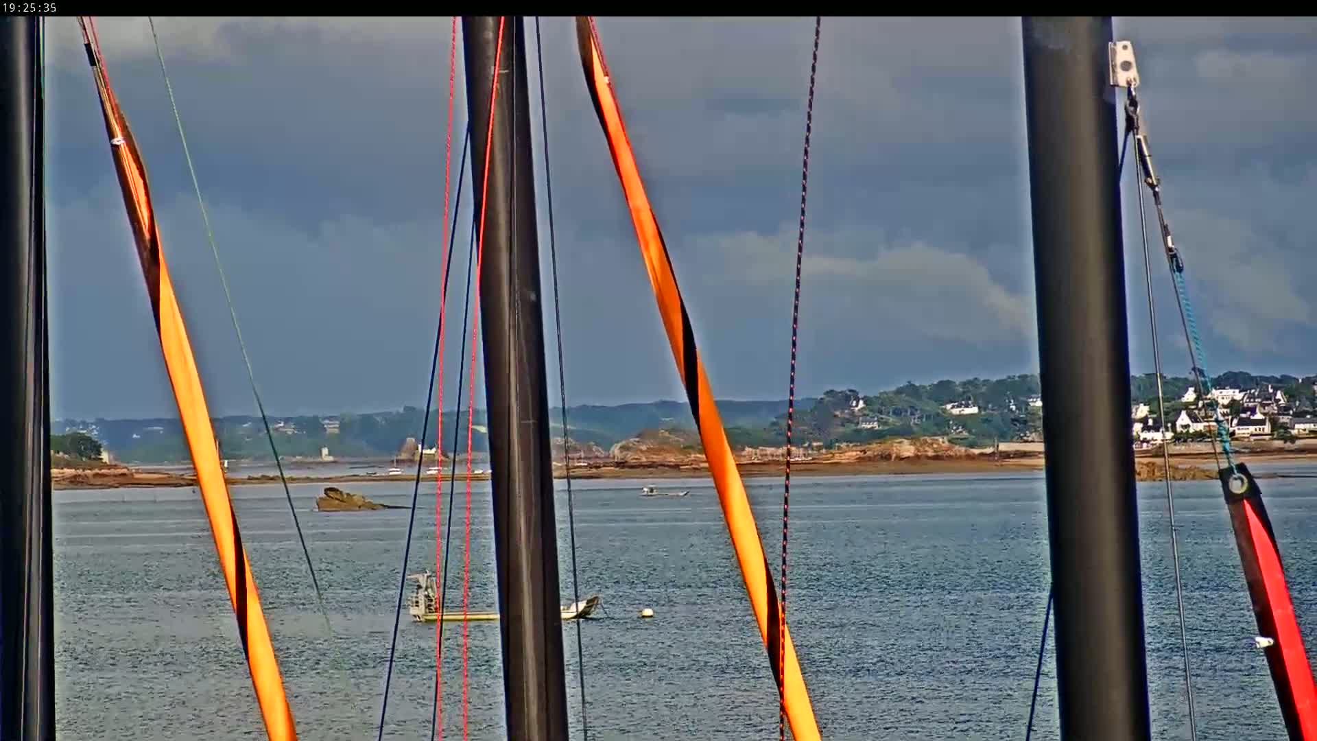 Saint-Pol-de-Leon Comune & Marine Live Cam - Morlaix, Finistere, Bretagne, France