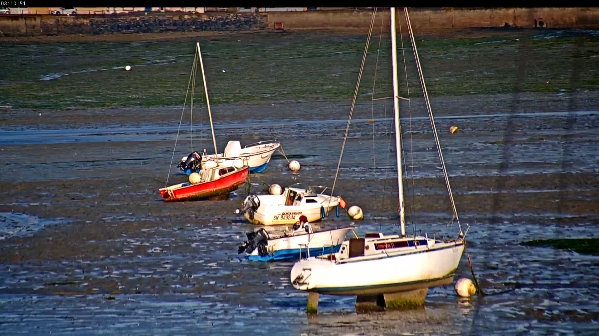 Saint-Pol-de-Leon Comune & Marine Live Cam - Morlaix, Finistere, Bretagne, France